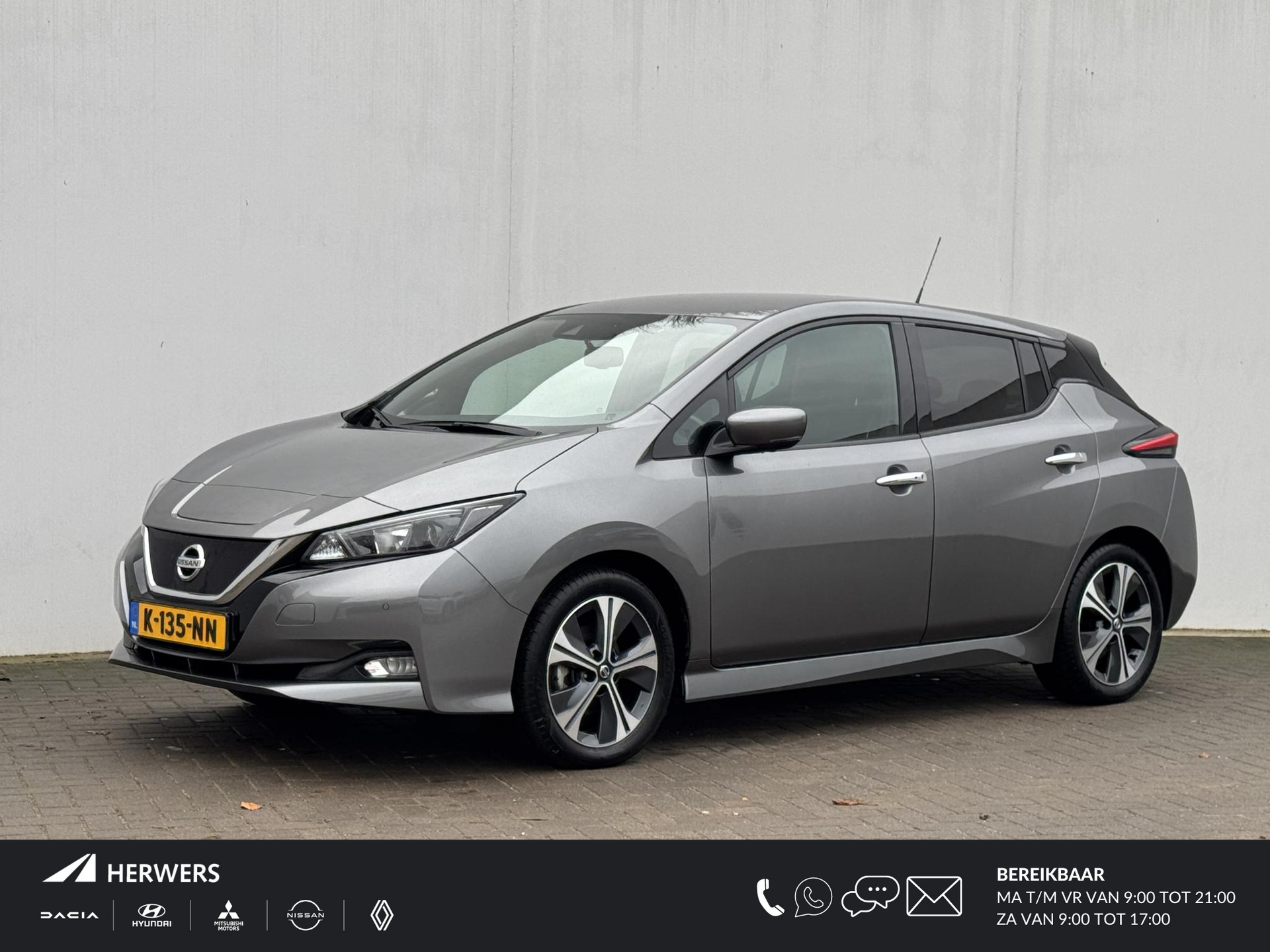 Nissan LEAF N-Connecta 40 kWh / Private lease vanaf 350,- euro per maand / Stuur- en Stoelverwarming / 360 graden camera /