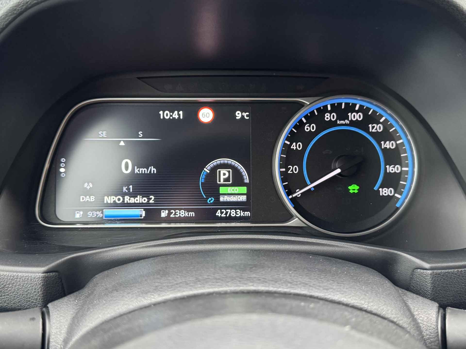 Nissan LEAF N-Connecta 40 kWh / Private lease vanaf 350,- euro per maand / Stuur- en Stoelverwarming / 360 graden camera / - 9/40