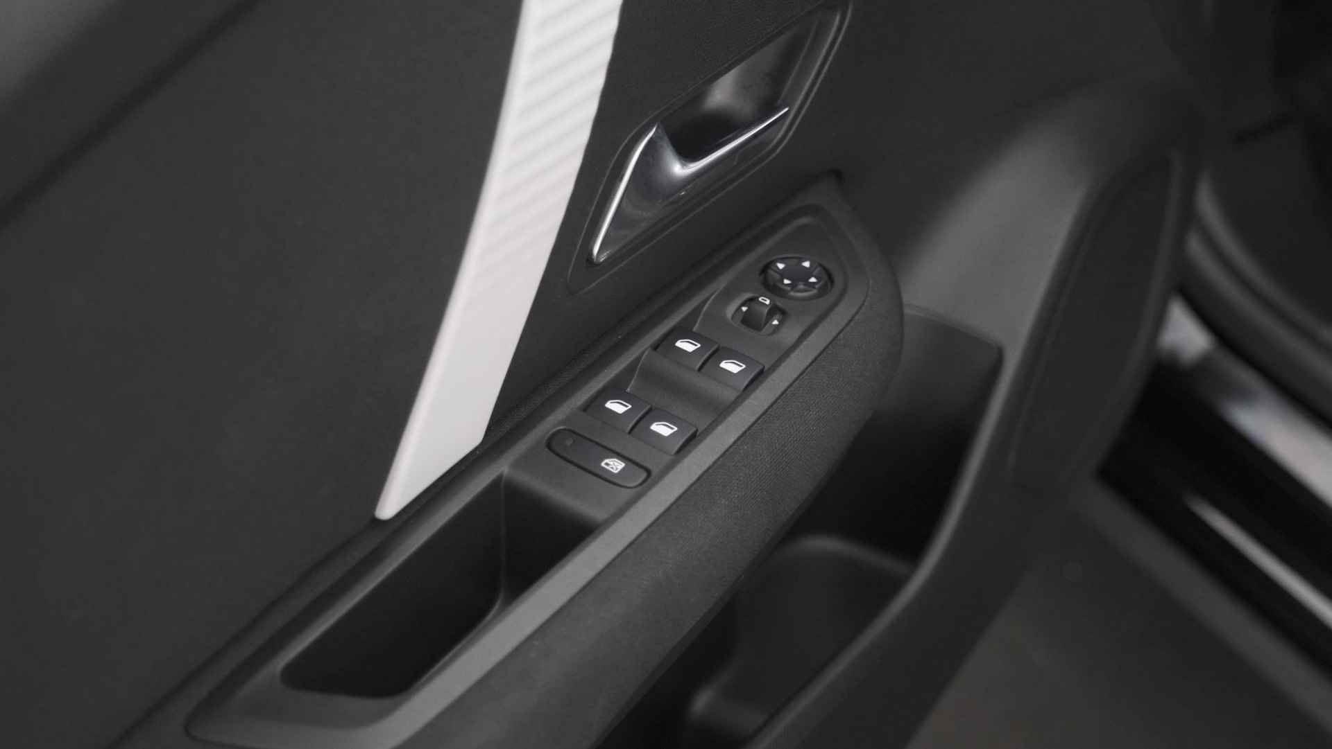 Citroen C4 Puretech 110 Feel | Camera | Apple Carplay | Parkeersensoren | Navigatie | Climate Control - 21/65