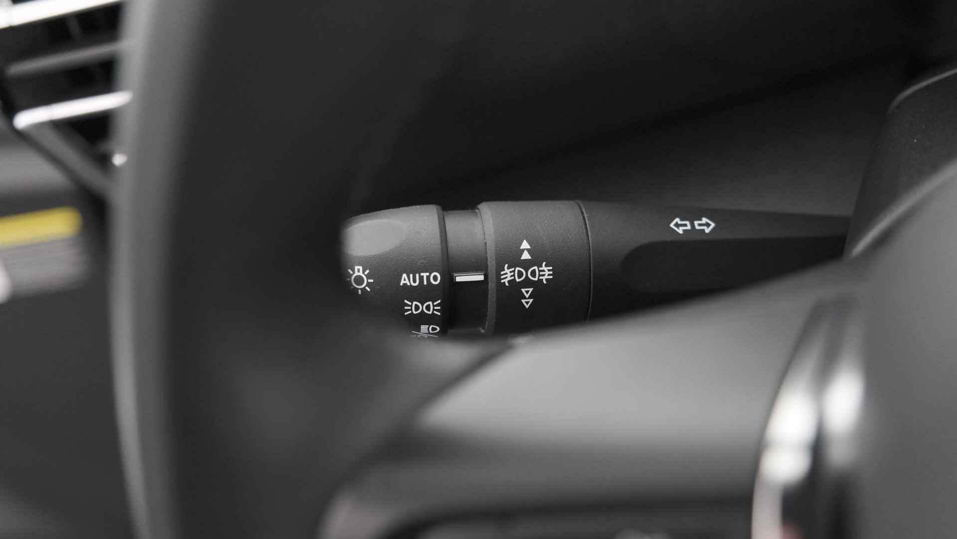 Citroen C4 Puretech 110 Feel | Camera | Apple Carplay | Parkeersensoren | Navigatie | Climate Control - 28/65