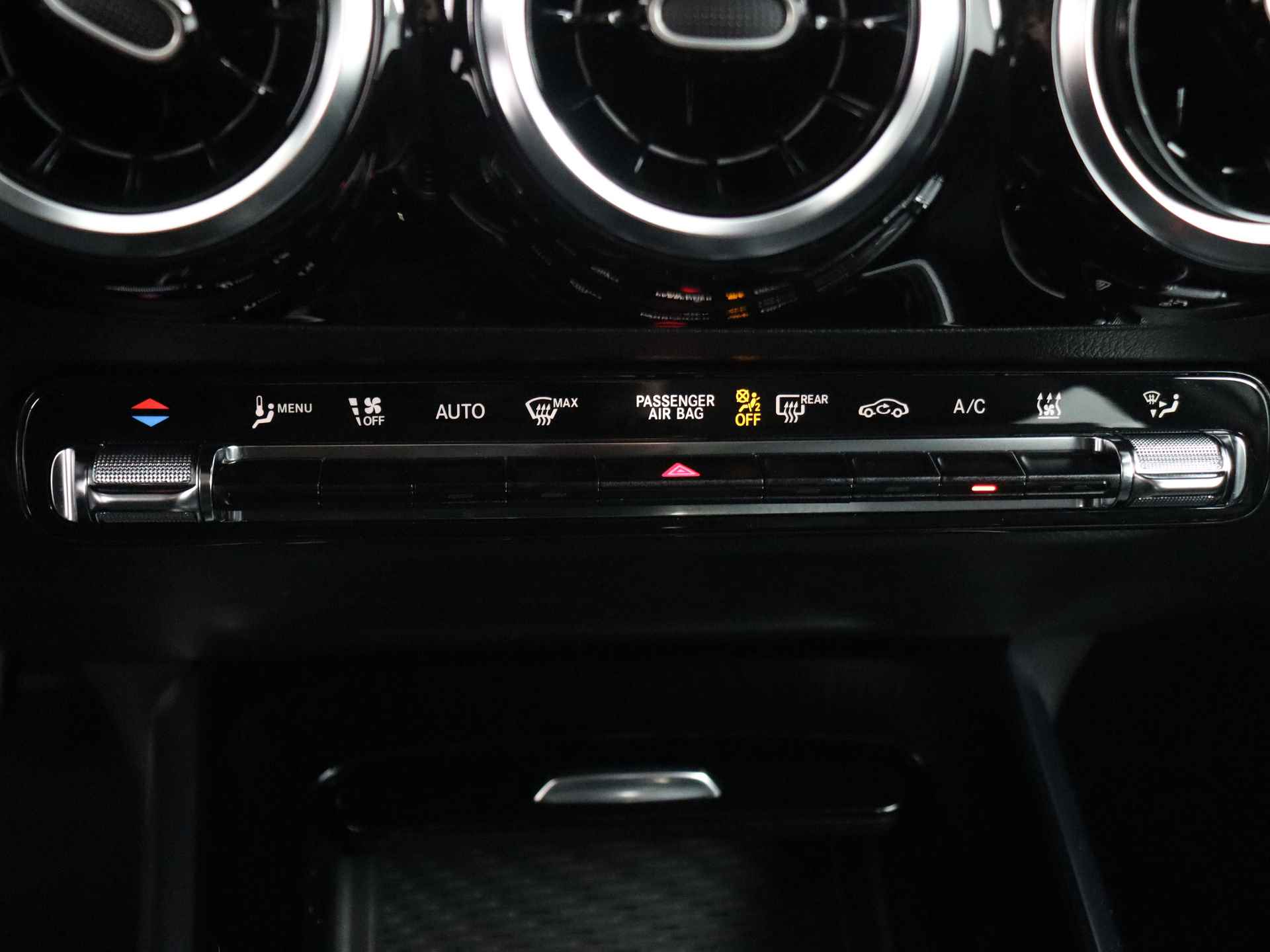 Mercedes-Benz GLA 250e Plug-In Hybride Limited | DAB+ | Camera | Widescreen | Apple Carplay | Inclusief 24 MB Premium Certified garantie voor Europa. - 12/46