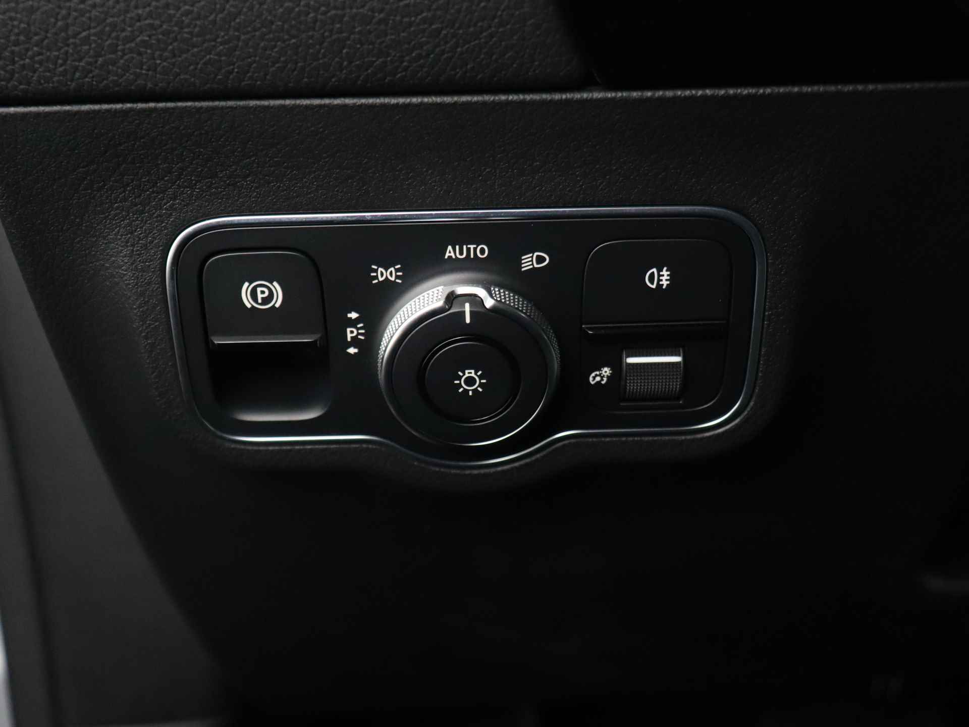 Mercedes-Benz GLA 250e Plug-In Hybride Limited | DAB+ | Camera | Widescreen | Apple Carplay | Inclusief 24 MB Premium Certified garantie voor Europa. - 33/46