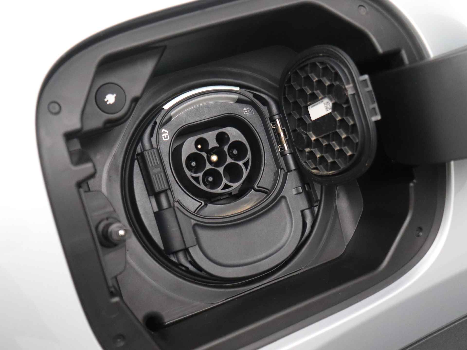 Mercedes-Benz GLA 250e Plug-In Hybride Limited | DAB+ | Camera | Widescreen | Apple Carplay | Inclusief 24 MB Premium Certified garantie voor Europa. - 35/46