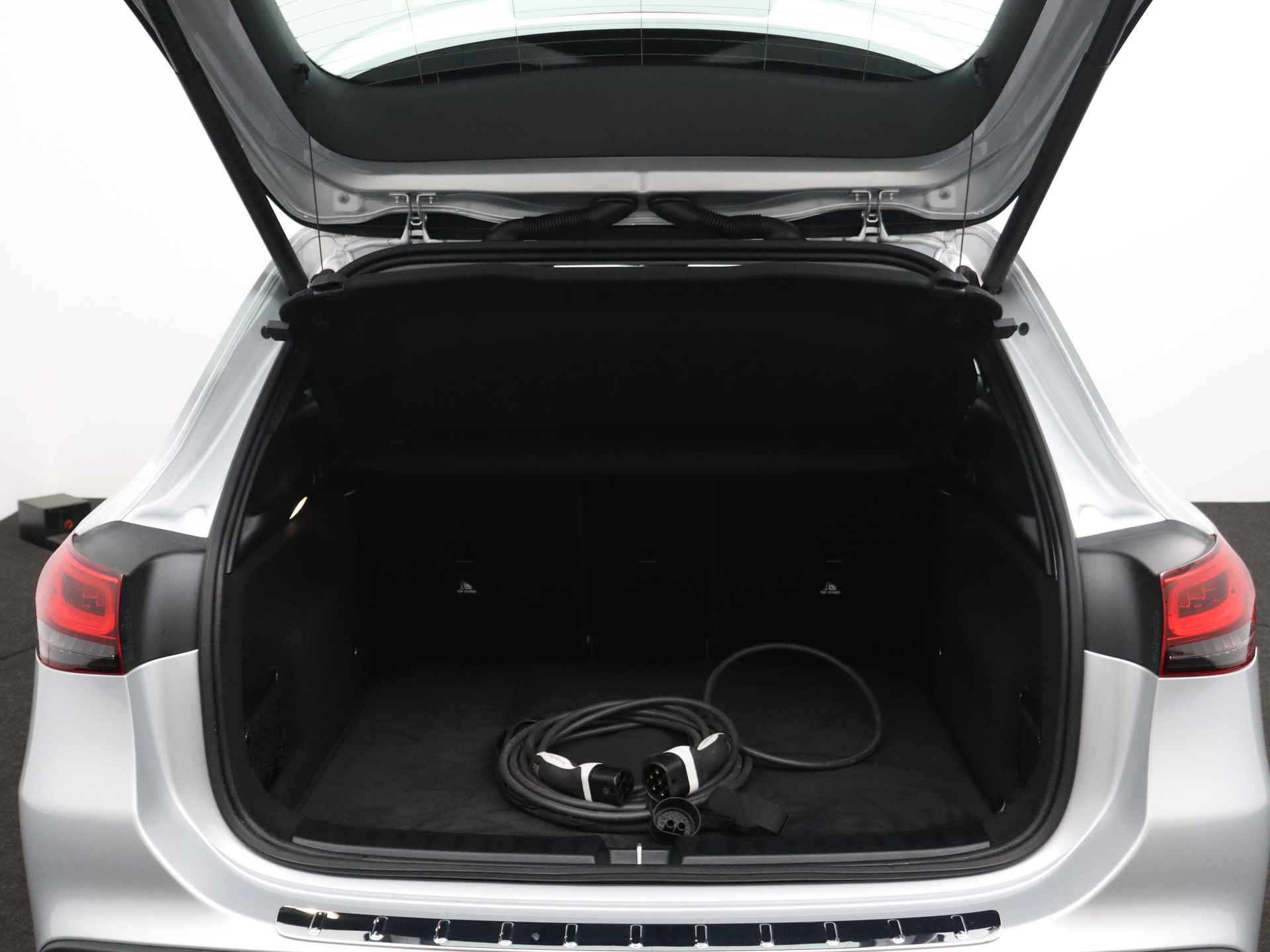 Mercedes-Benz GLA 250e Plug-In Hybride Limited | DAB+ | Camera | Widescreen | Apple Carplay | Inclusief 24 MB Premium Certified garantie voor Europa. - 36/46