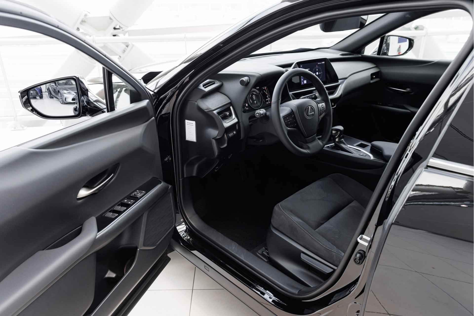 Lexus UX 250h Business Line | MY2023 | Draadloos Apple Carplay | 10 Jaar Garantie | - 13/39