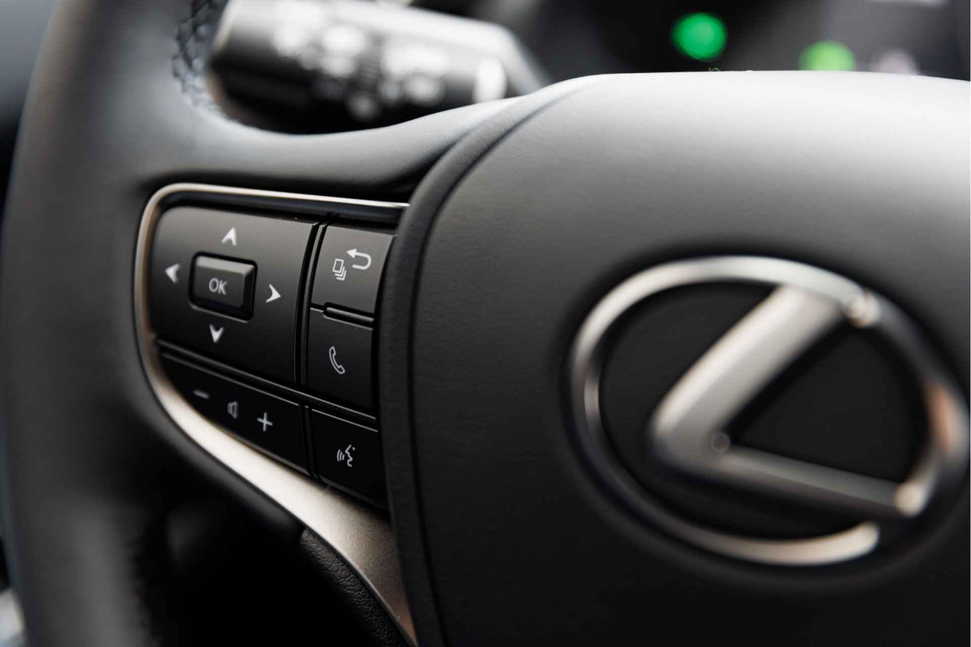 Lexus UX 250h Business Line | MY2023 | Draadloos Apple Carplay | 10 Jaar Garantie | - 15/39