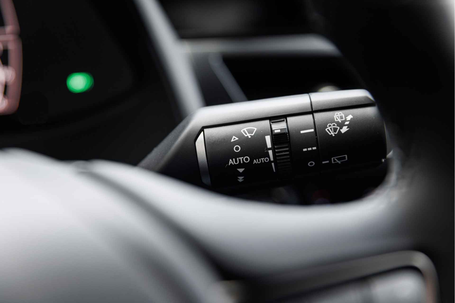 Lexus UX 250h Business Line | MY2023 | Draadloos Apple Carplay | 10 Jaar Garantie | - 18/39