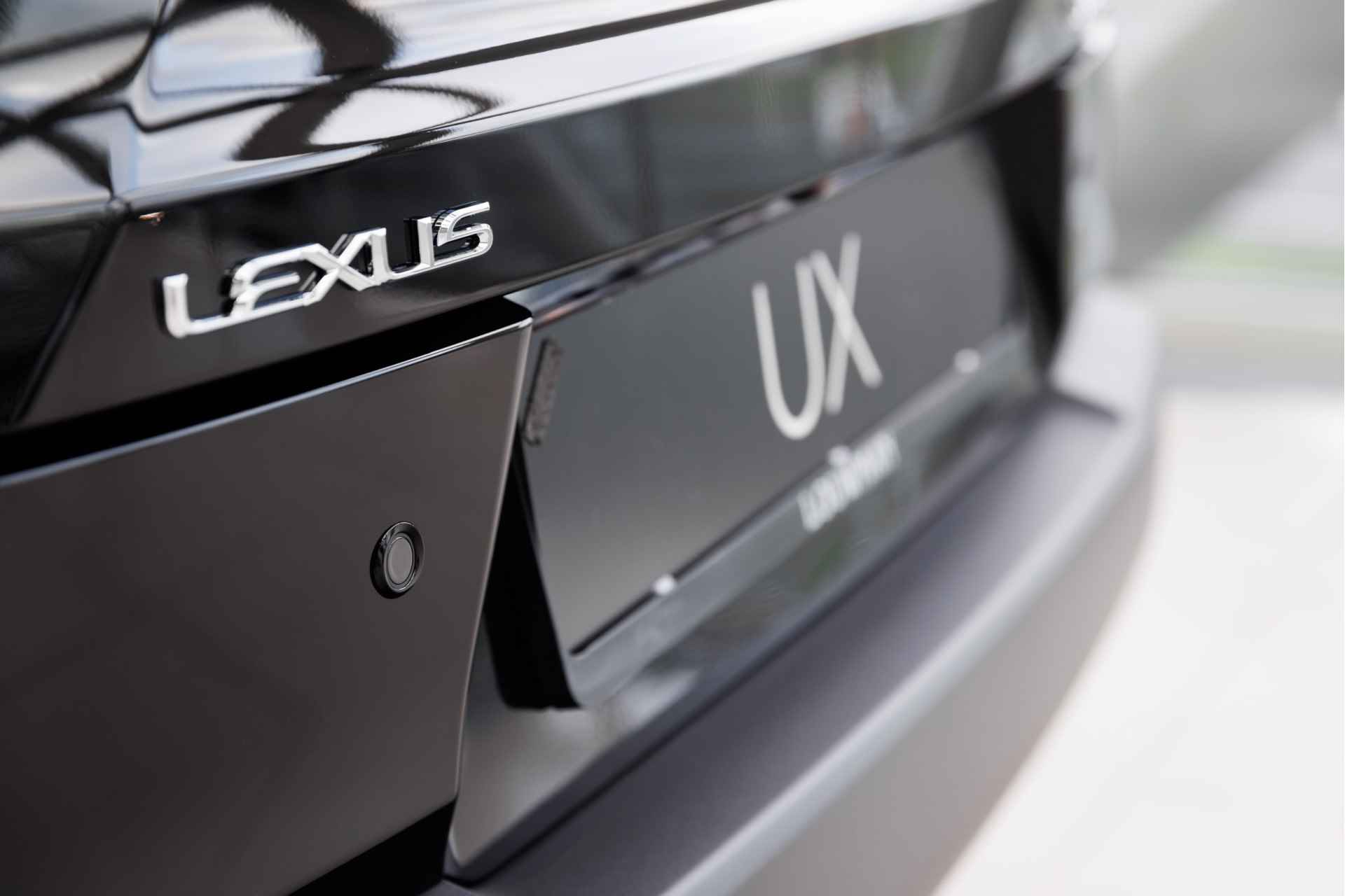Lexus UX 250h Business Line | MY2023 | Draadloos Apple Carplay | 10 Jaar Garantie | - 29/39
