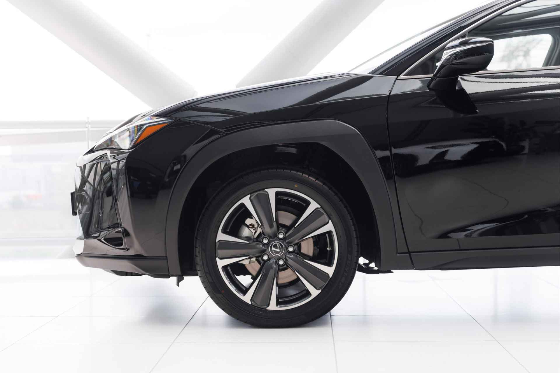 Lexus UX 250h Business Line | MY2023 | Draadloos Apple Carplay | 10 Jaar Garantie | - 35/39