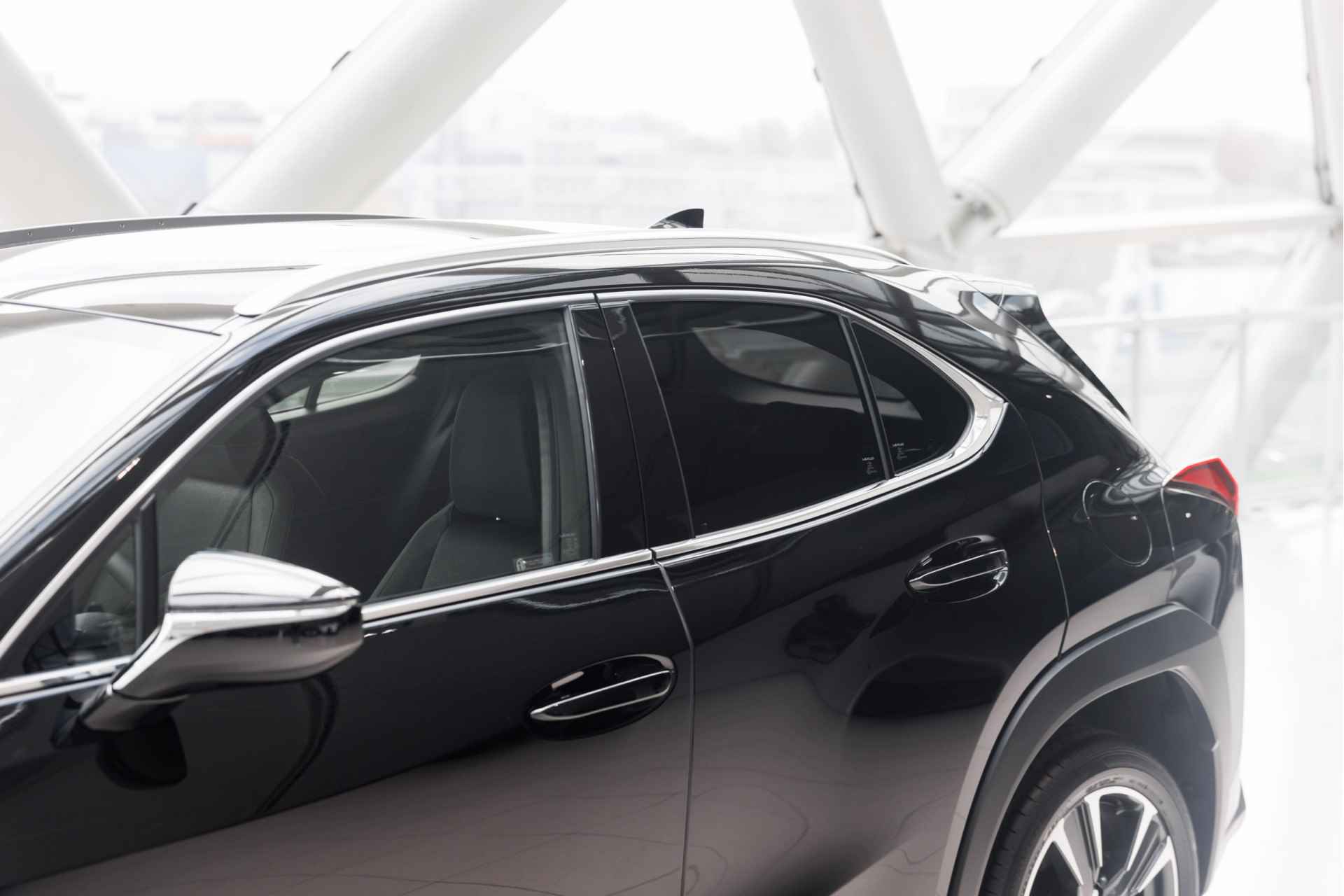 Lexus UX 250h Business Line | MY2023 | Draadloos Apple Carplay | 10 Jaar Garantie | - 36/39