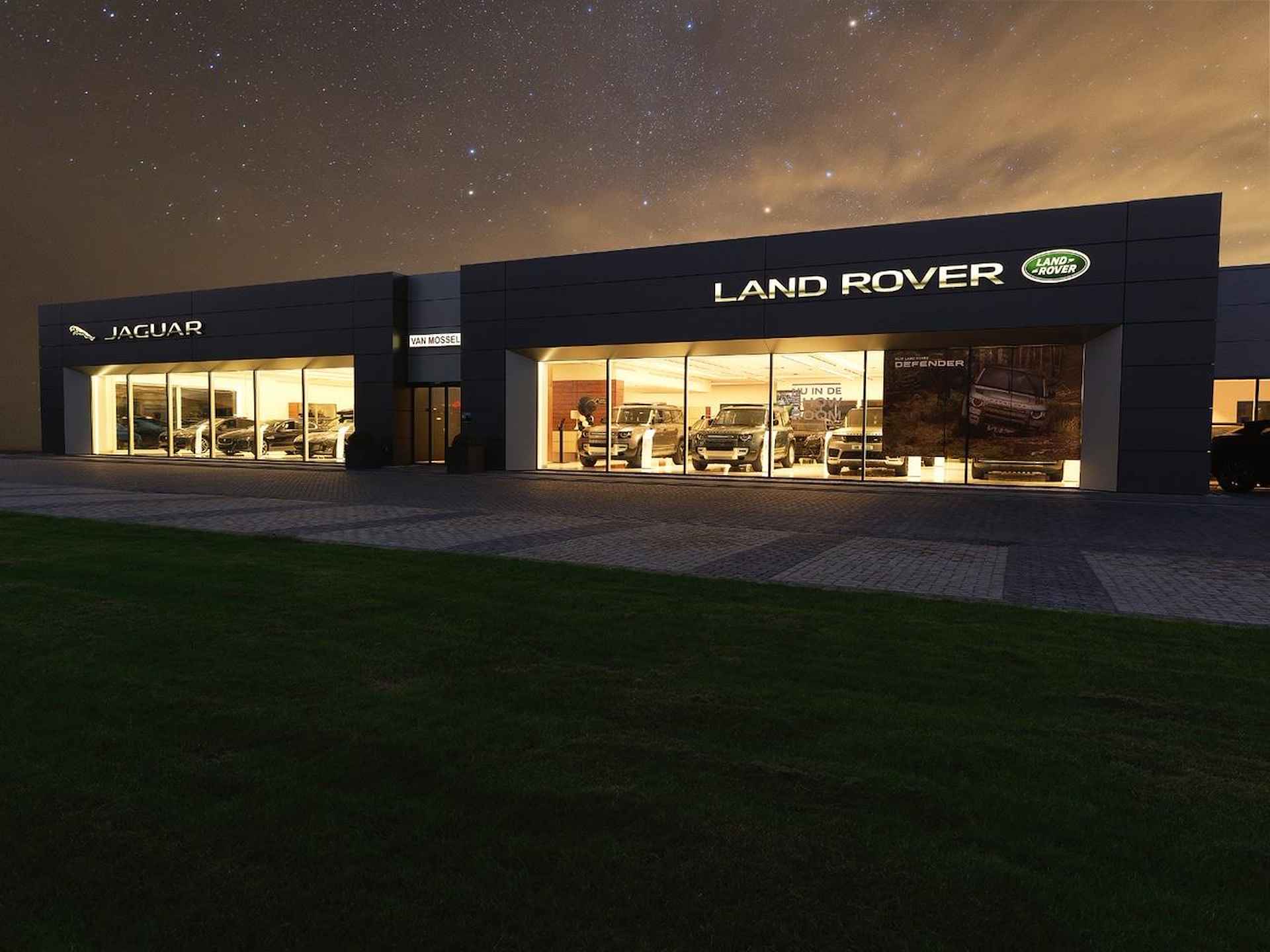 Land Rover Range Rover 4.4 SDV8 Vogue | NP EUR €195.000,- | Adaptive Cruise Control | Massage | Trekhaak | - 49/51