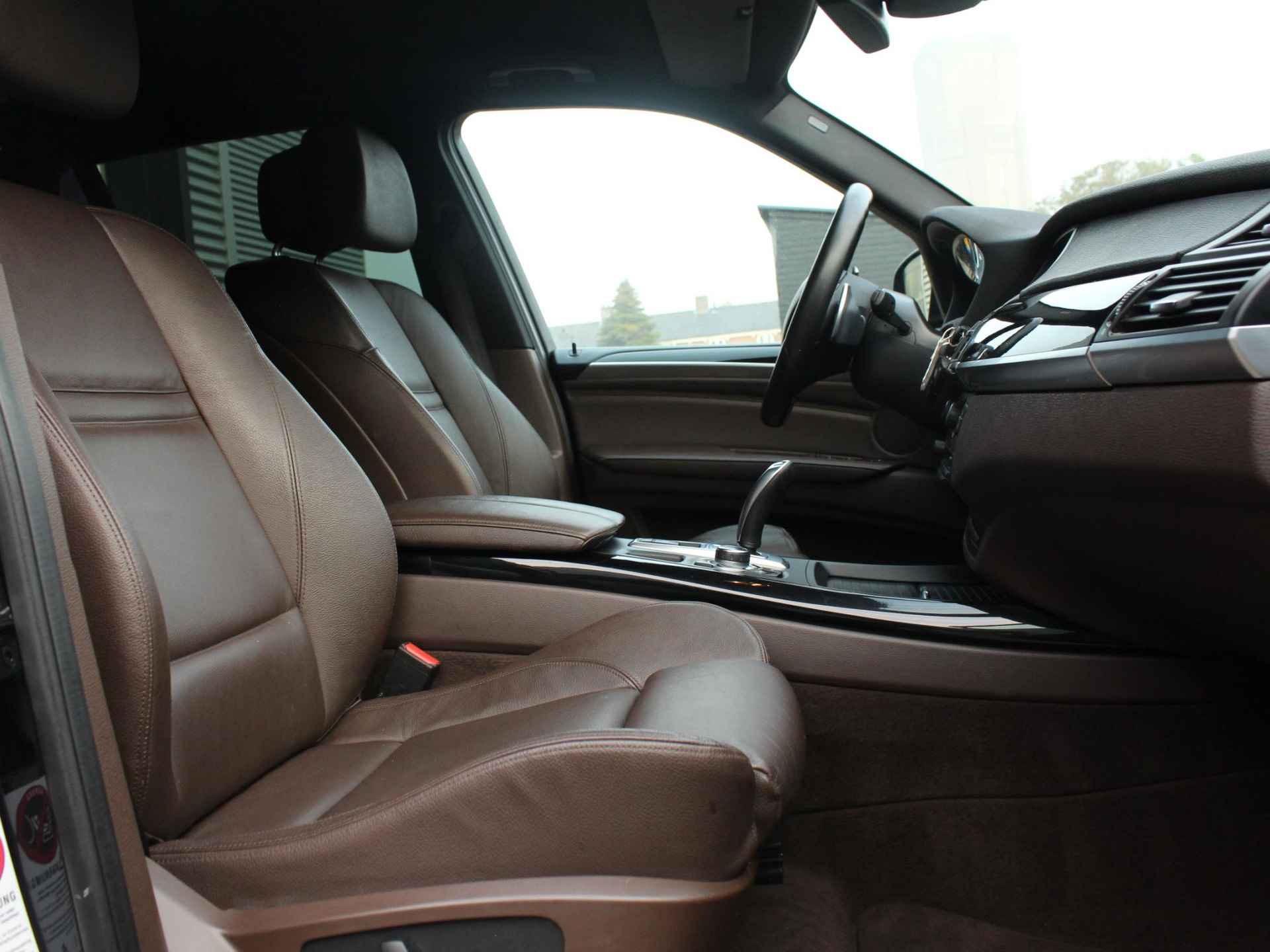 BMW X5 xDrive30d M-Pakket High Executive 19"inch Velgen, Bruin Leder, Apple Carplay, Cruise Control, Bluetooth, Airco, Park sensoren, Bi-Xenon, (MET GARANTIE*) - 12/28