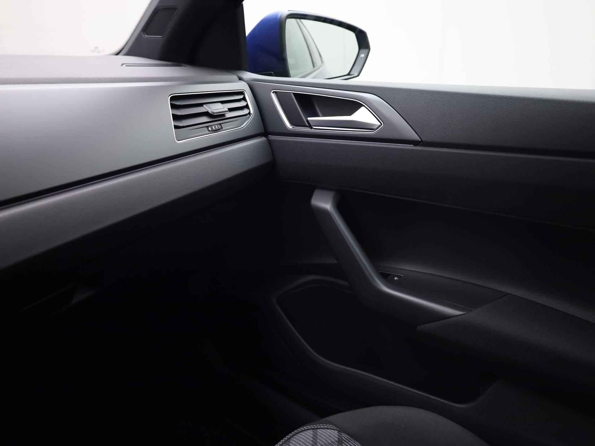 Volkswagen Polo R-Line 1.0 70 kW / 95 pk TSI Hatchback 5 versn. · Multimedia pakket · Digital cockpit · sport onderstel · - 13/38