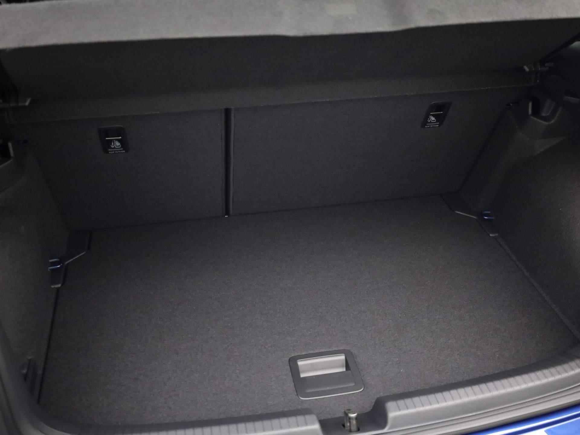 Volkswagen Polo R-Line 1.0 70 kW / 95 pk TSI Hatchback 5 versn. · Multimedia pakket · Digital cockpit · sport onderstel · MEGA SALE - 17/38