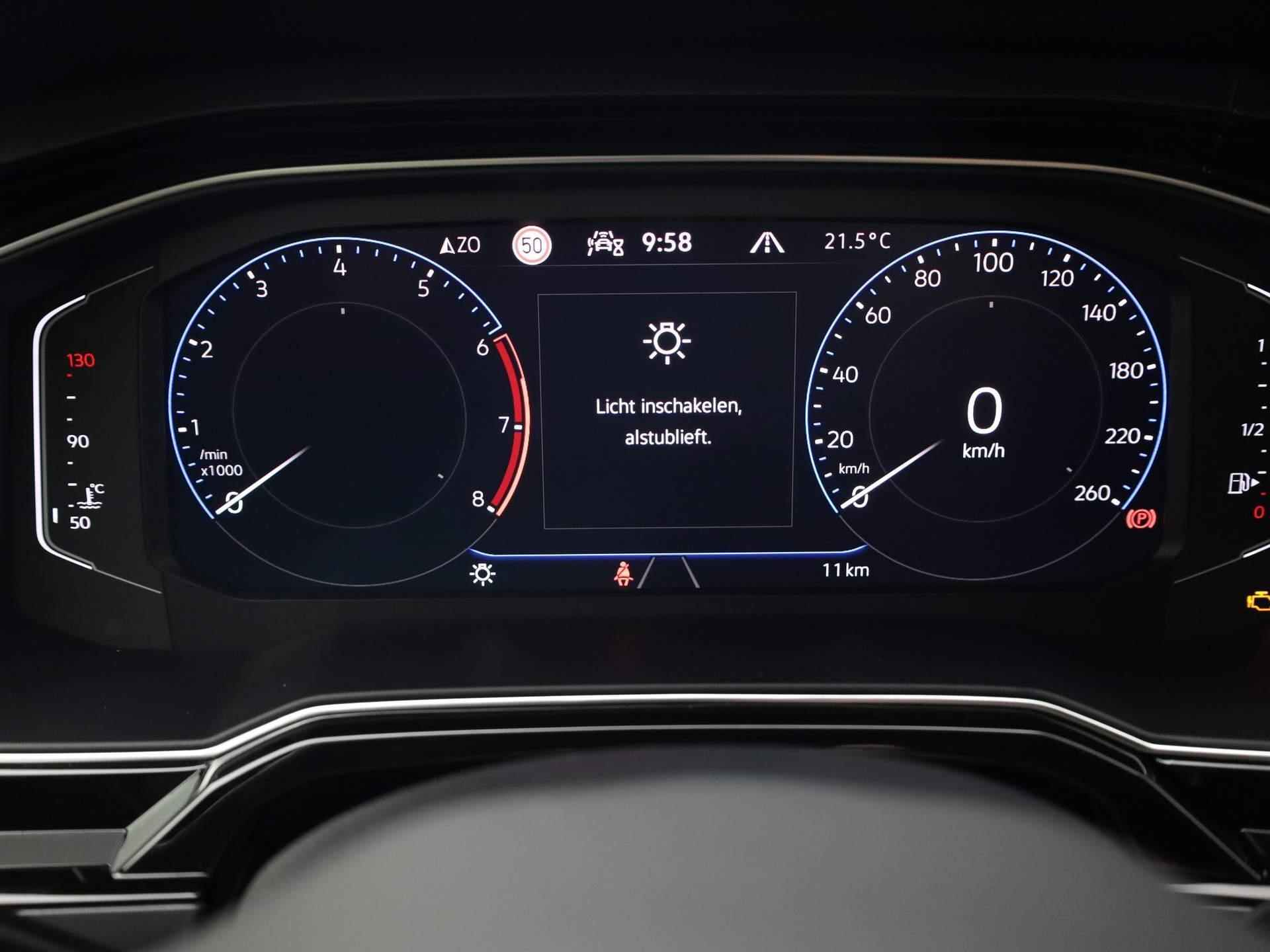Volkswagen Polo R-Line 1.0 70 kW / 95 pk TSI Hatchback 5 versn. · Multimedia pakket · Digital cockpit · sport onderstel · - 34/38