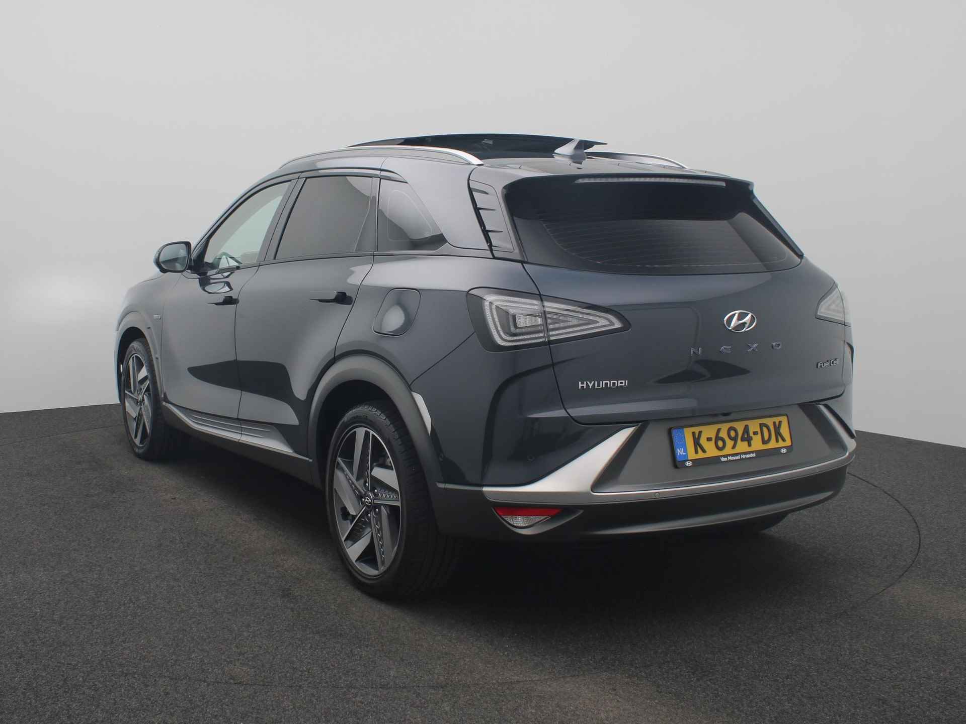 Hyundai NEXO FCEV Plus Pack Automaat | Airco | Navigatie | achteruitrijcamera | Cruise Control | leren Bekleding | Elektrisch glazen panorama-dak | - 2/48