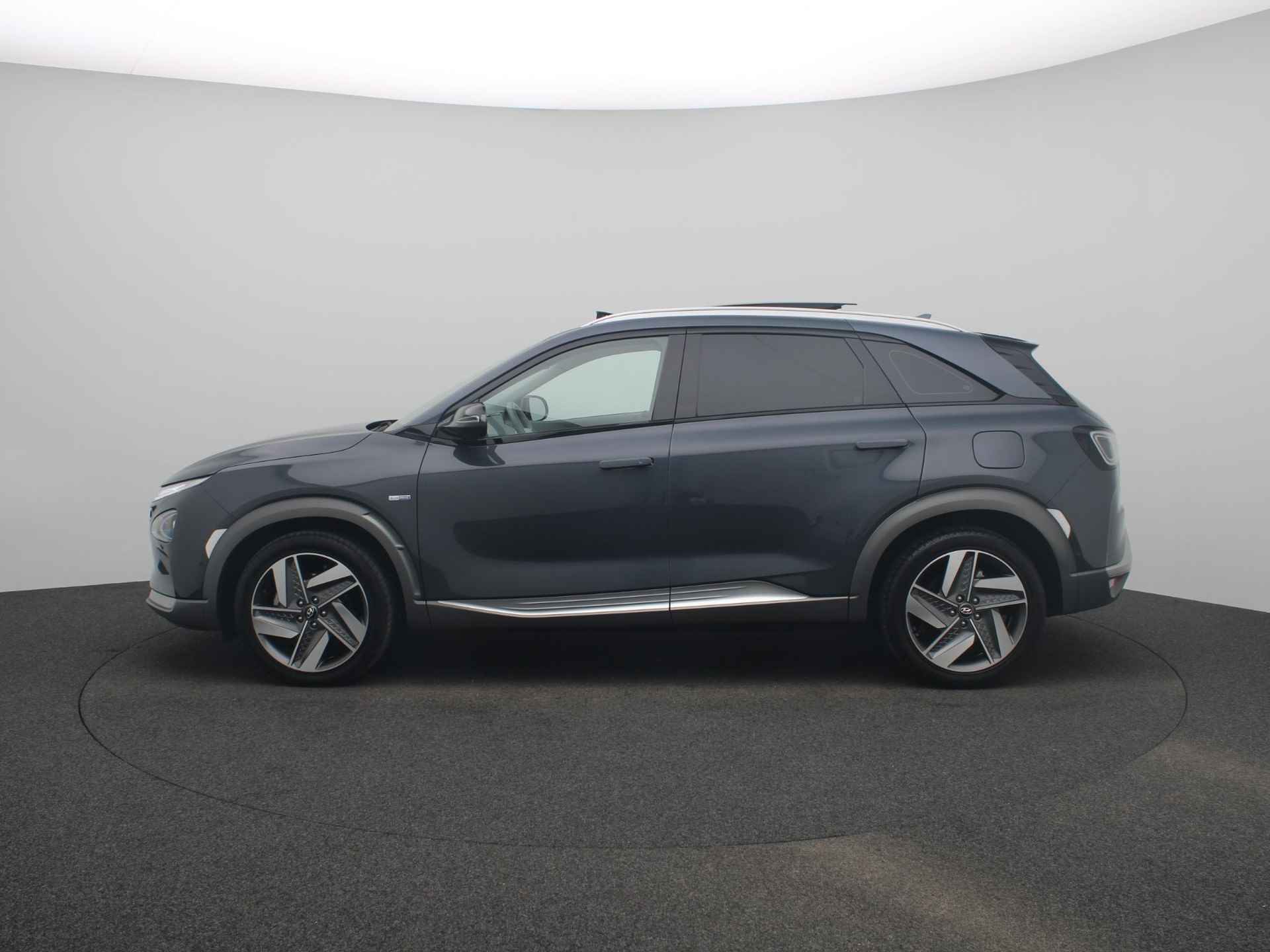 Hyundai NEXO FCEV Plus Pack Automaat | Airco | Navigatie | achteruitrijcamera | Cruise Control | leren Bekleding | Elektrisch glazen panorama-dak | - 4/48