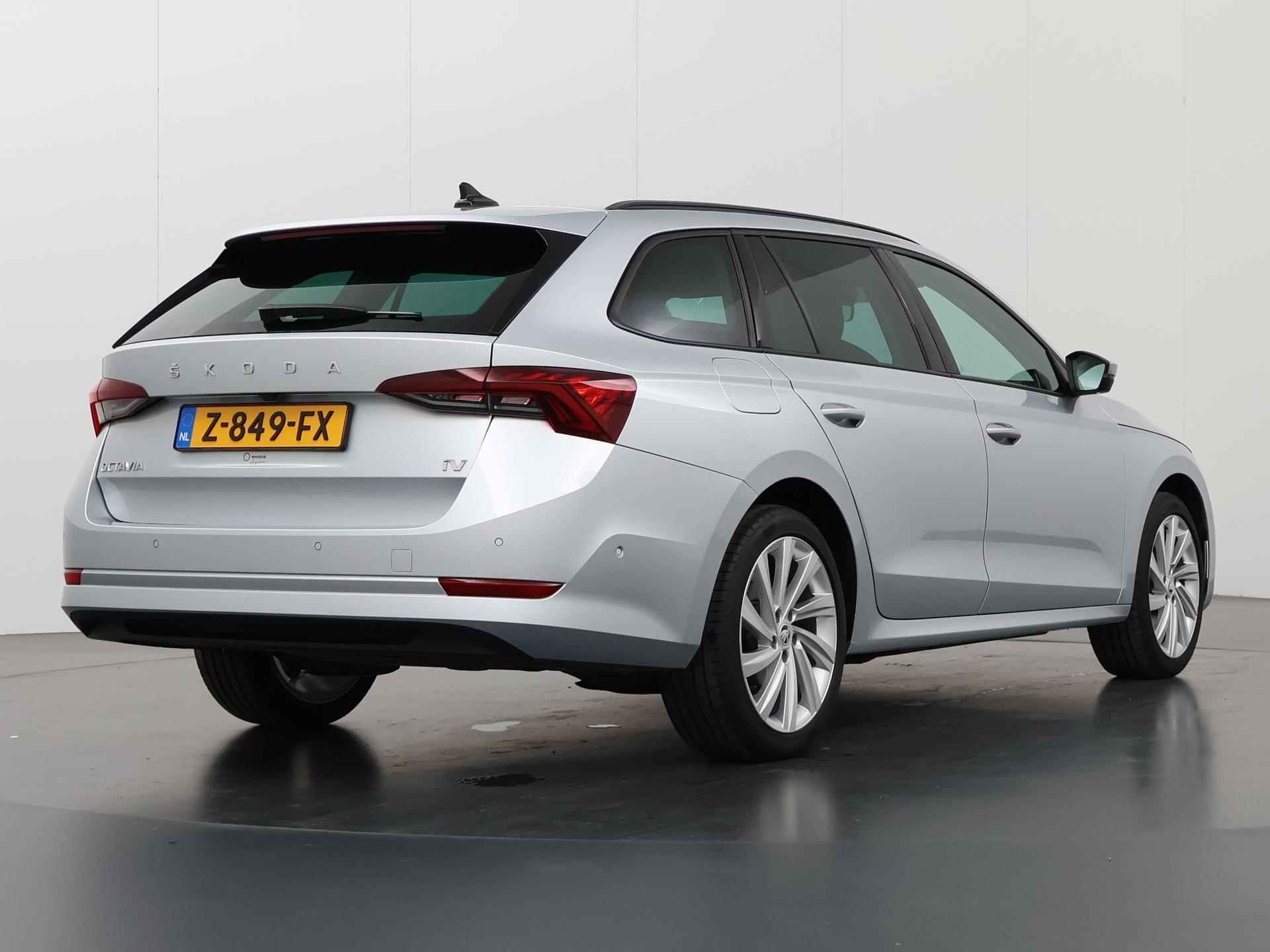 Skoda Octavia Combi 1.4 TSI iV PHEV First Edition | Sportstoelen Ergo Memory Leder | Navigatie | Climate Control | Bluetooth | Cruise Control Adaptief | - 3/42