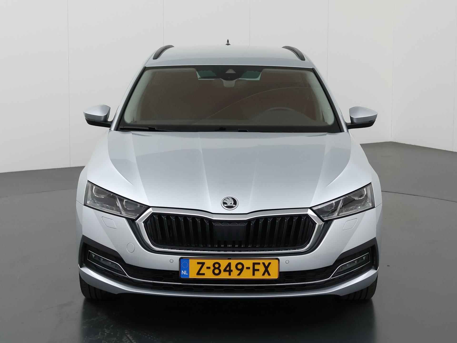 Skoda Octavia Combi 1.4 TSI iV PHEV First Edition | Sportstoelen Ergo Memory Leder | Navigatie | Climate Control | Bluetooth | Cruise Control Adaptief | - 4/42