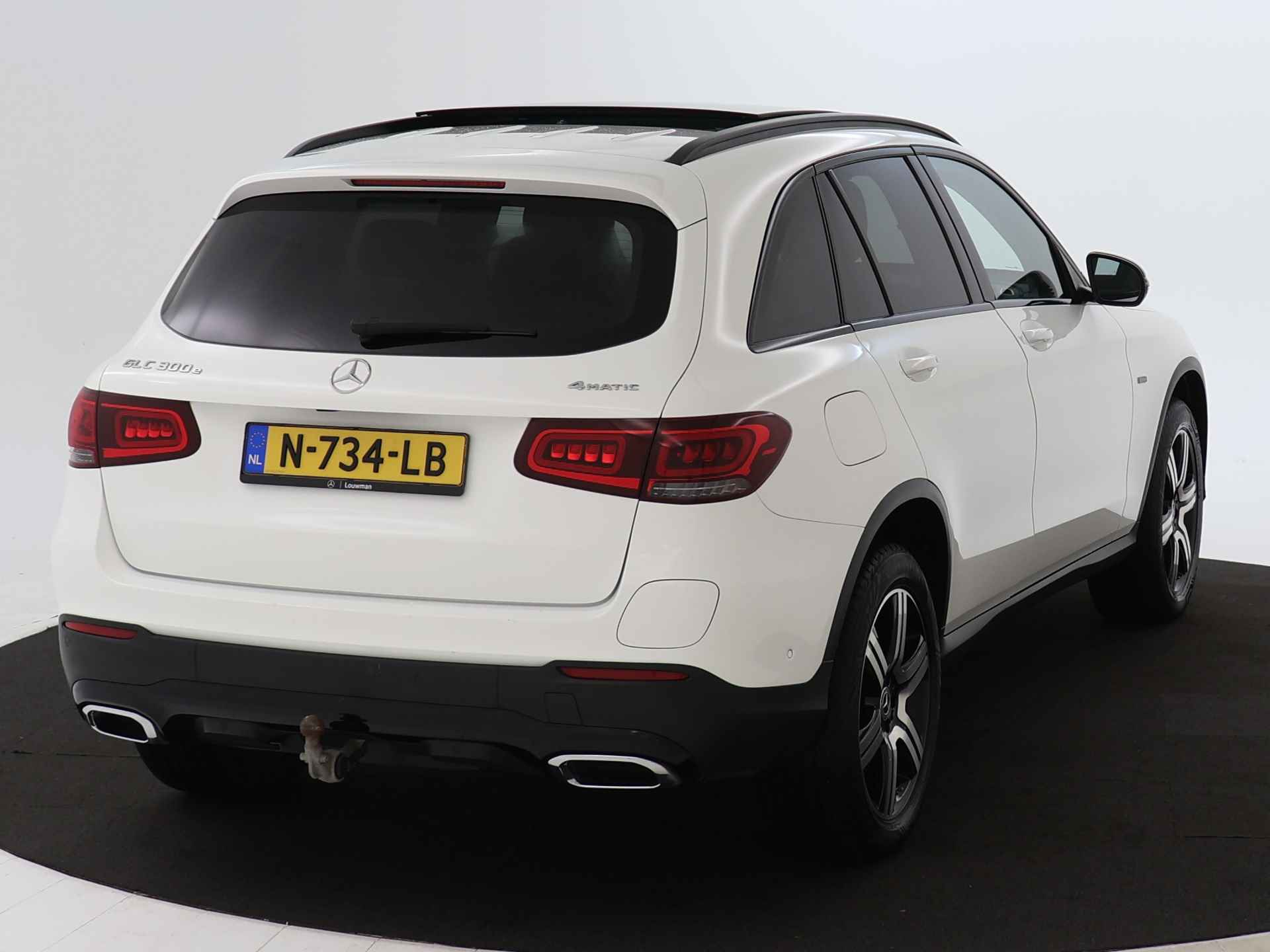 Mercedes-Benz GLC 300 e 4MATIC Plug-in Hybride | Panoramadak | 360° camera | Trekhaak | Multibeam | Nightpakket | Distronic | Inclusief 24 maanden MB Certified garantie voor Europa. - 3/52