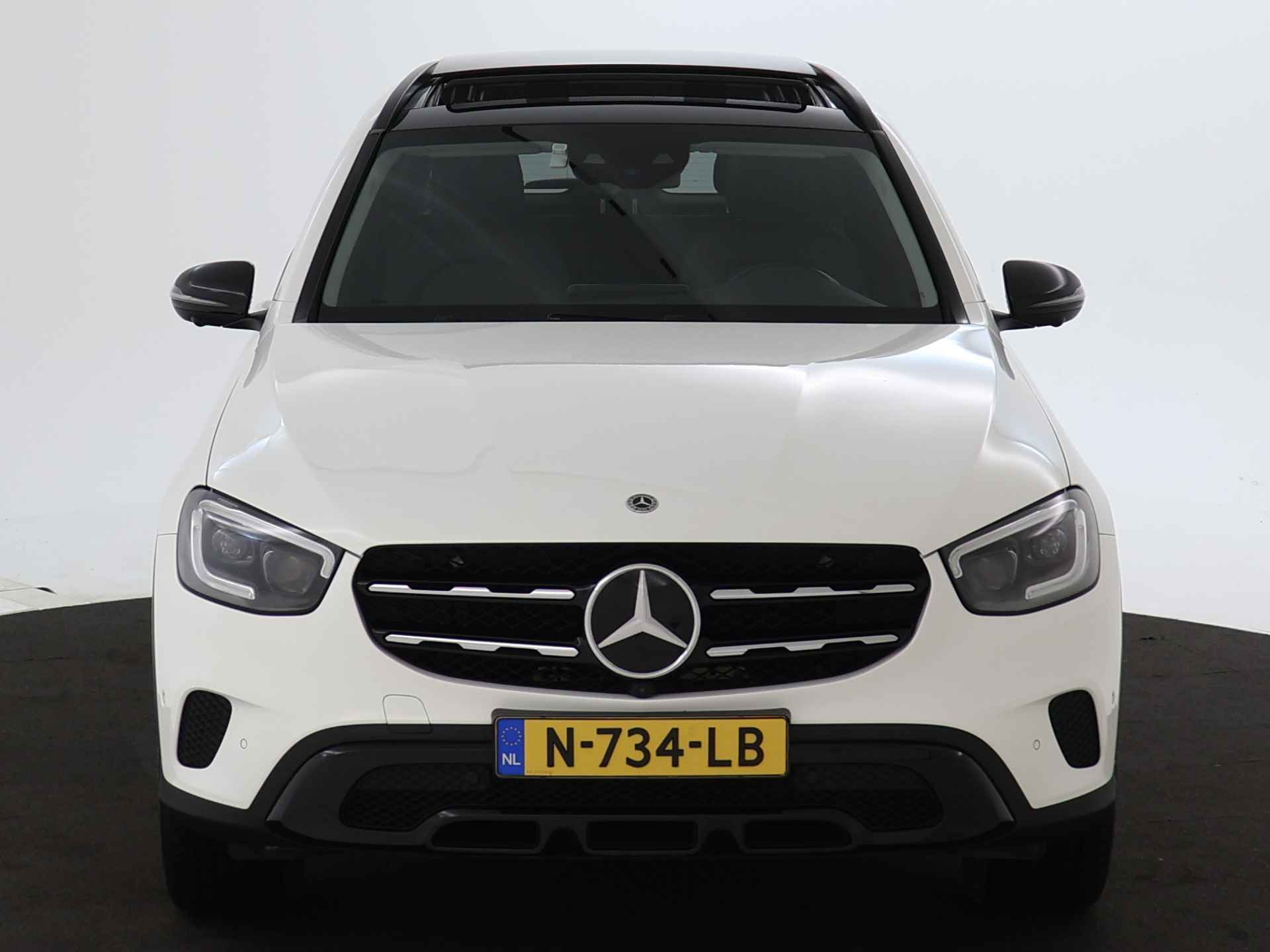 Mercedes-Benz GLC 300 e 4MATIC Plug-in Hybride | Panoramadak | 360° camera | Trekhaak | Multibeam | Nightpakket | Distronic | Inclusief 24 maanden MB Certified garantie voor Europa. - 28/52