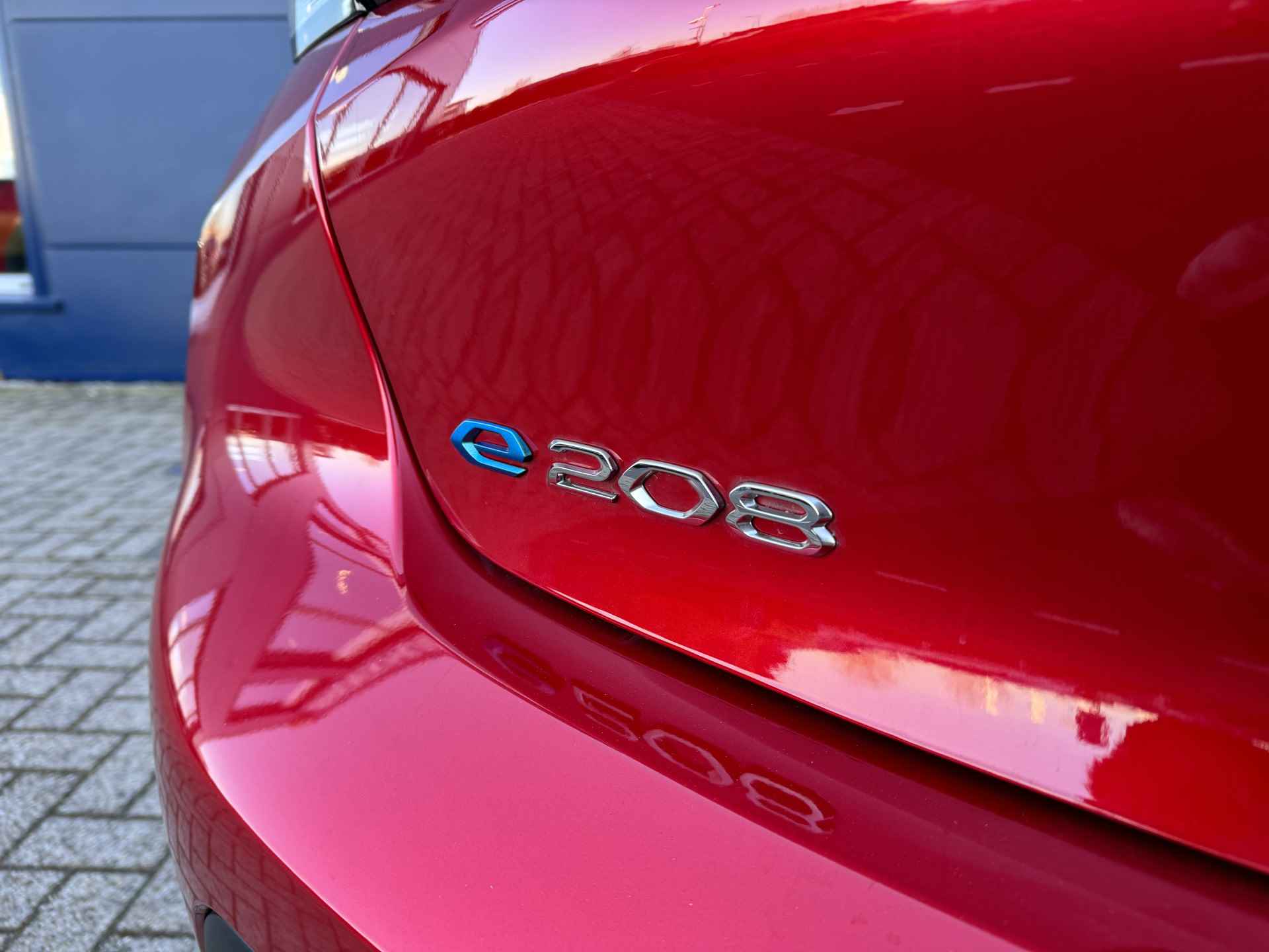 Peugeot e-208 EV Active Pack 50 kWh | Parkeersensoren achter | Navigatie | Cruise Control | Airco | Carplay Netto deal! €2.000,- subsidie! - 15/39