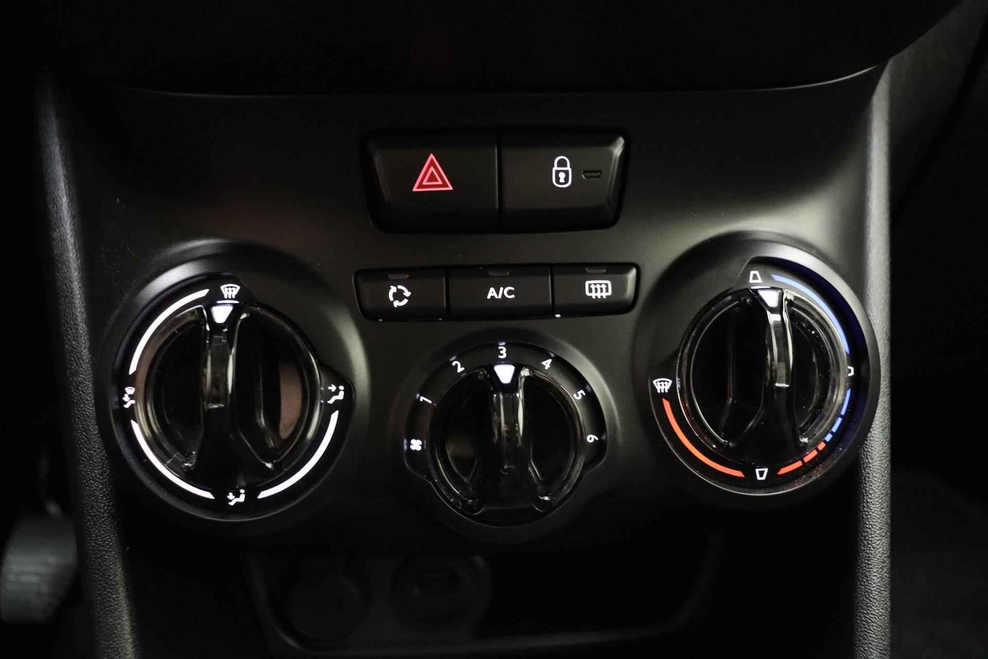 Peugeot 208 1.2 PureTech Signature | Navigatie | Airco | Cruise Control | Parkeersensoren | Lichtmetalen Velgen | - 20/32