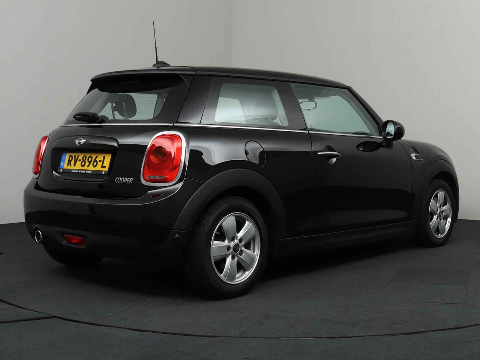 Mini Mini 1.5 Cooper Business Navigatie | Bluetooth | Cruise Control! - 2/30