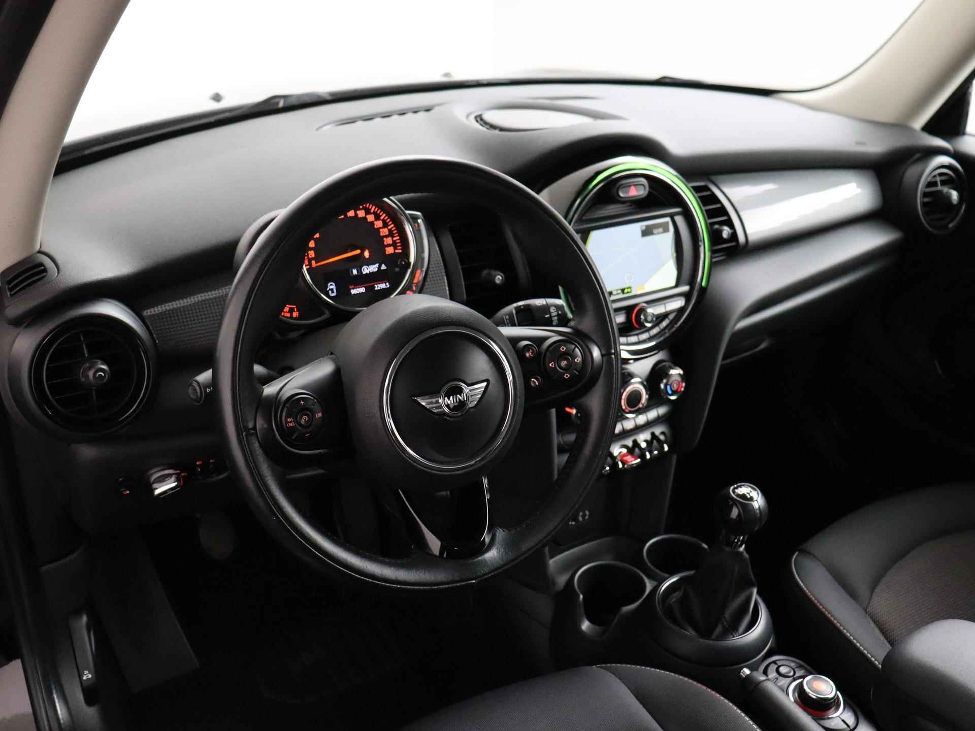 Mini Mini 1.5 Cooper Business Navigatie | Bluetooth | Cruise Control! - 3/30