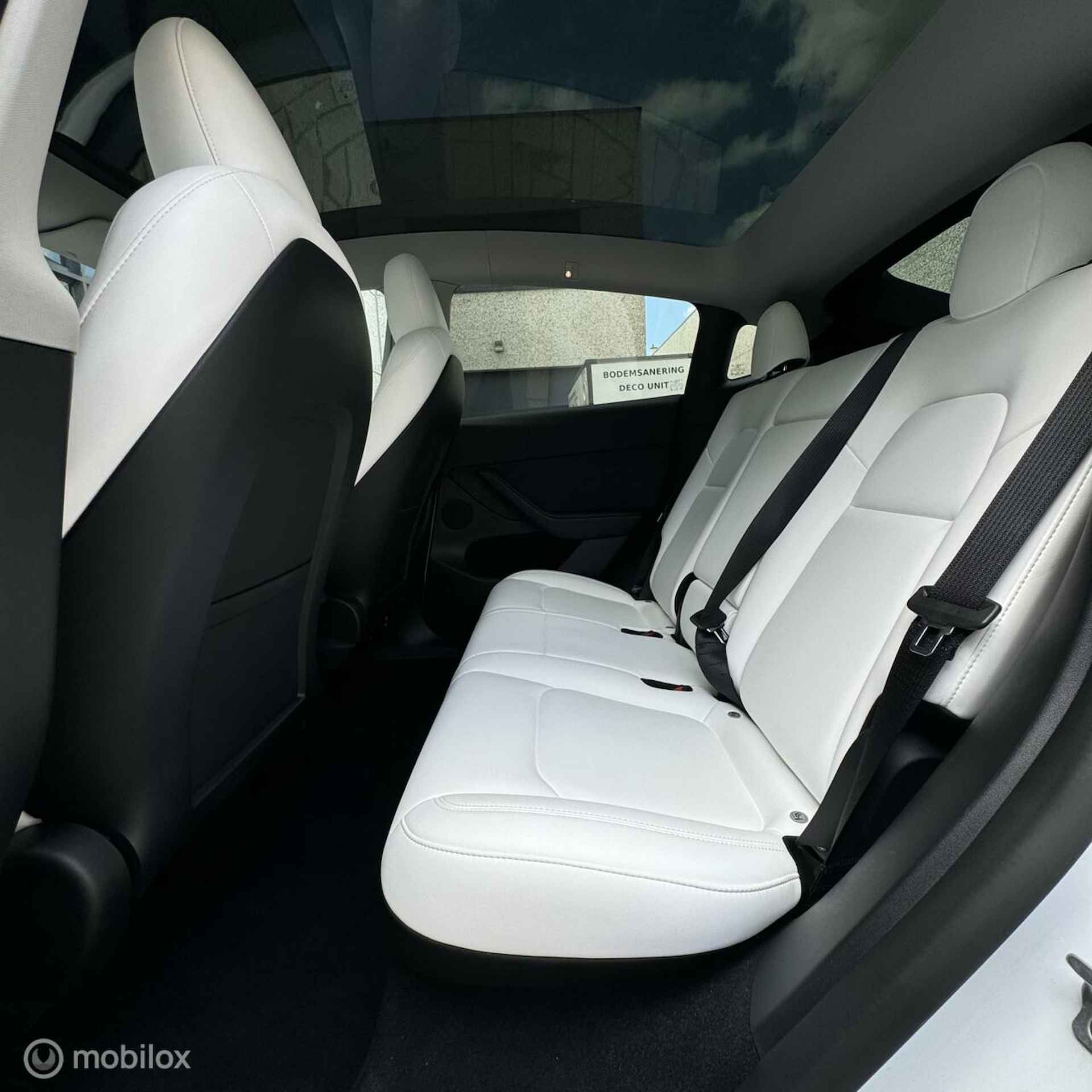 Tesla Model Y RWD WIT INTERIEUR MMX PACK - 10/19