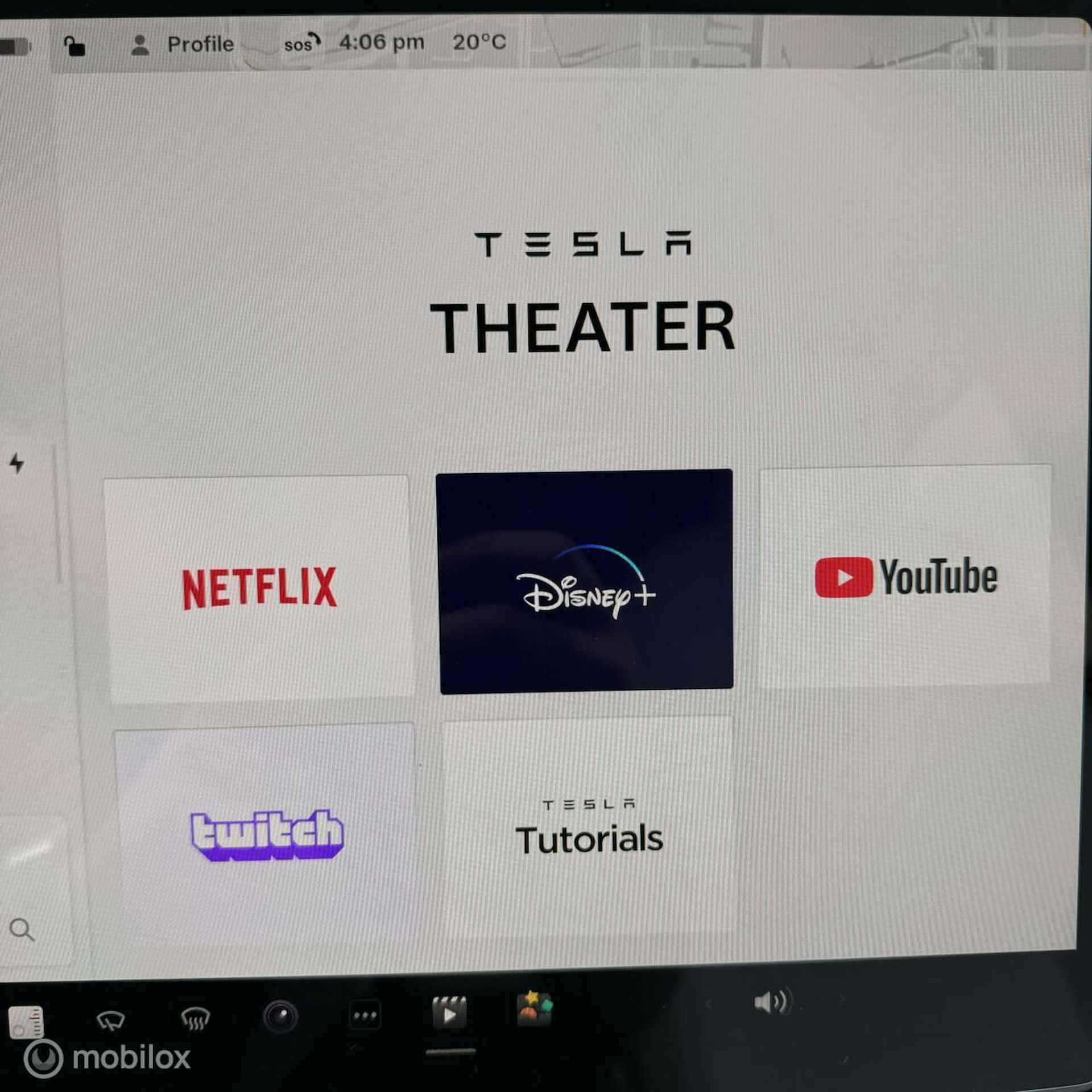 Tesla Model Y RWD WIT INTERIEUR MMX PACK - 12/19