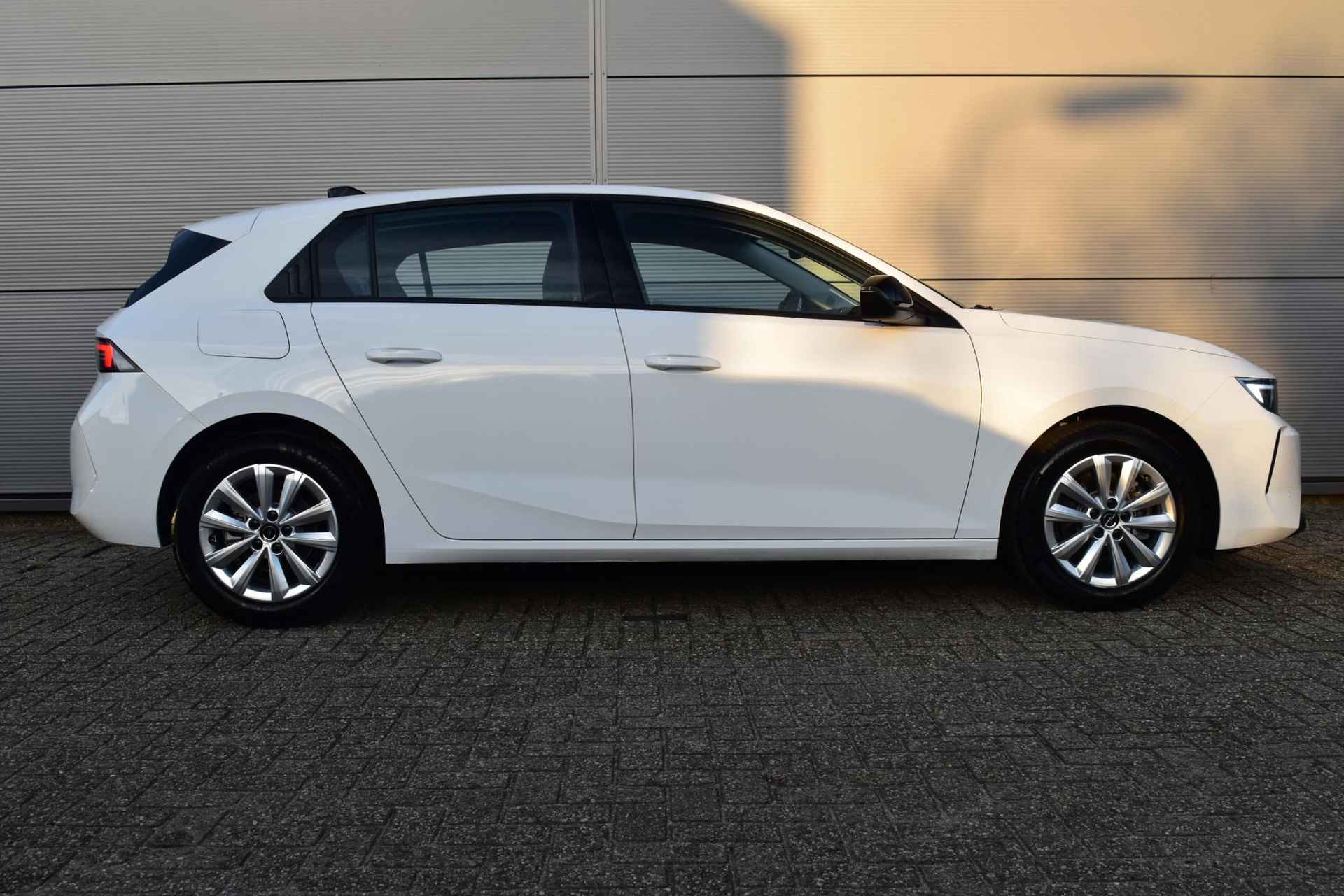 Opel Astra 1.2 Edition Achteruitrijcamera Apple CarPlay Parkeersensoren - 3/38