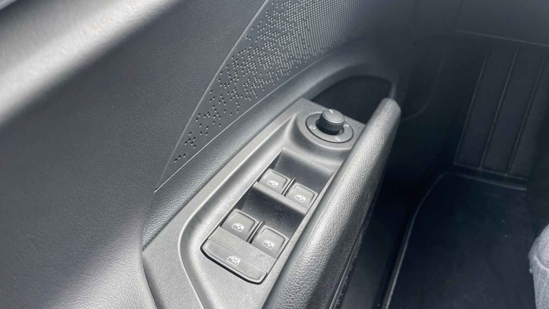 Škoda Enyaq iV 60 Sportline 132 kW/180 pk SUV / Camera / Navigatie / Dode hoeksensoren / Achterbank/stoel/stuurverwarming / Demonstratievoertuig - 15/26