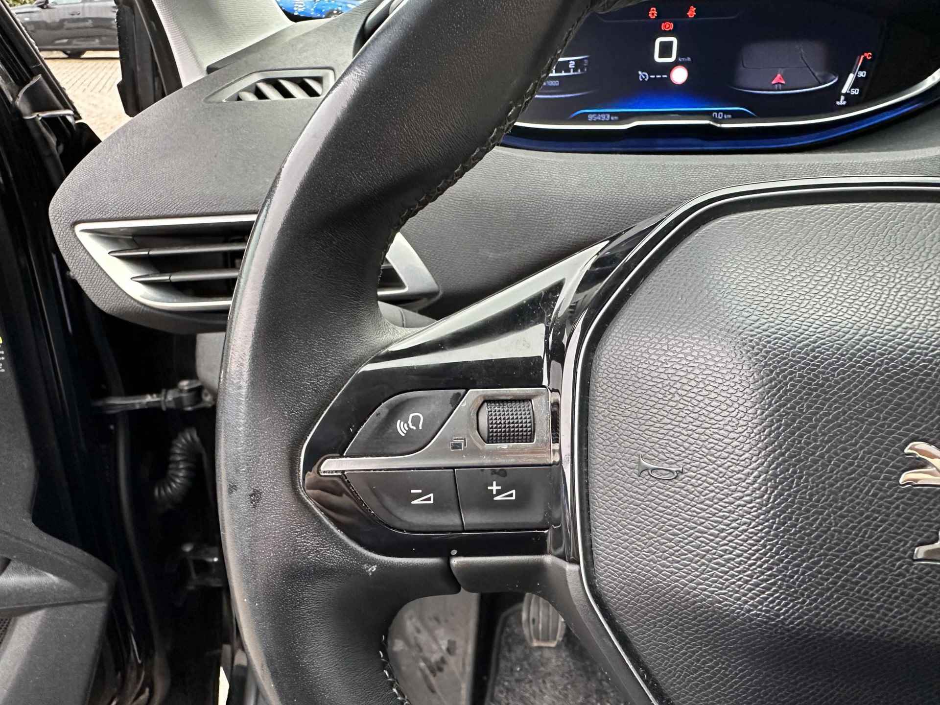 Peugeot 3008 1.2 Turbo 130 PK Première | Nieuw Geleverd | Navigatie | Elektrische Achterklep | Keyless Entry | Climate Control | GT Uitlaten | Cruise Control | LED Verlichting | All Season Banden | Dealer Onderhouden | - 11/63