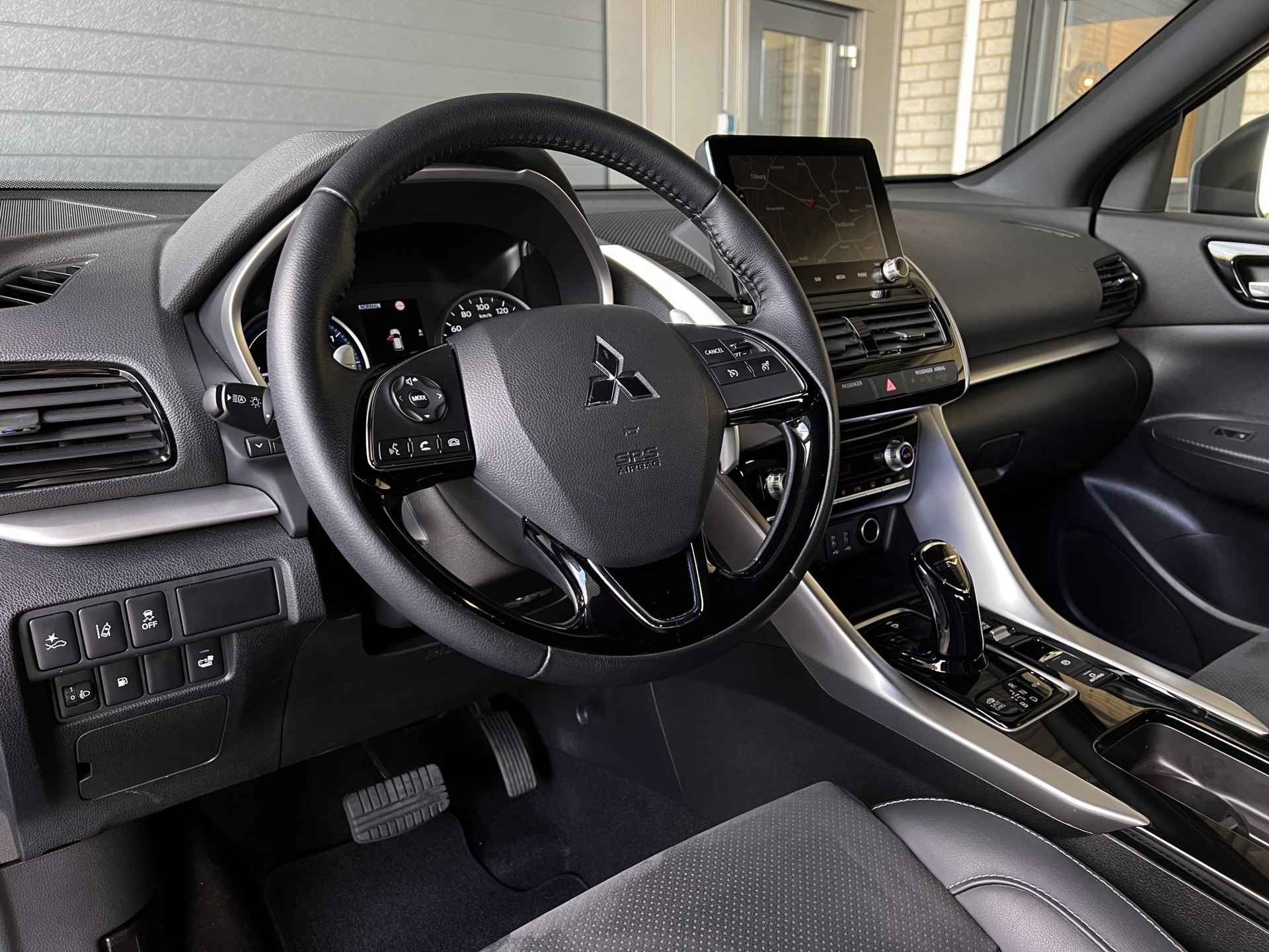 Mitsubishi Eclipse Cross 2.4 PHEV Intense+ | Carplay | Leder/Alcantara | Navigatie | All-in rijklaarprijs - 29/46