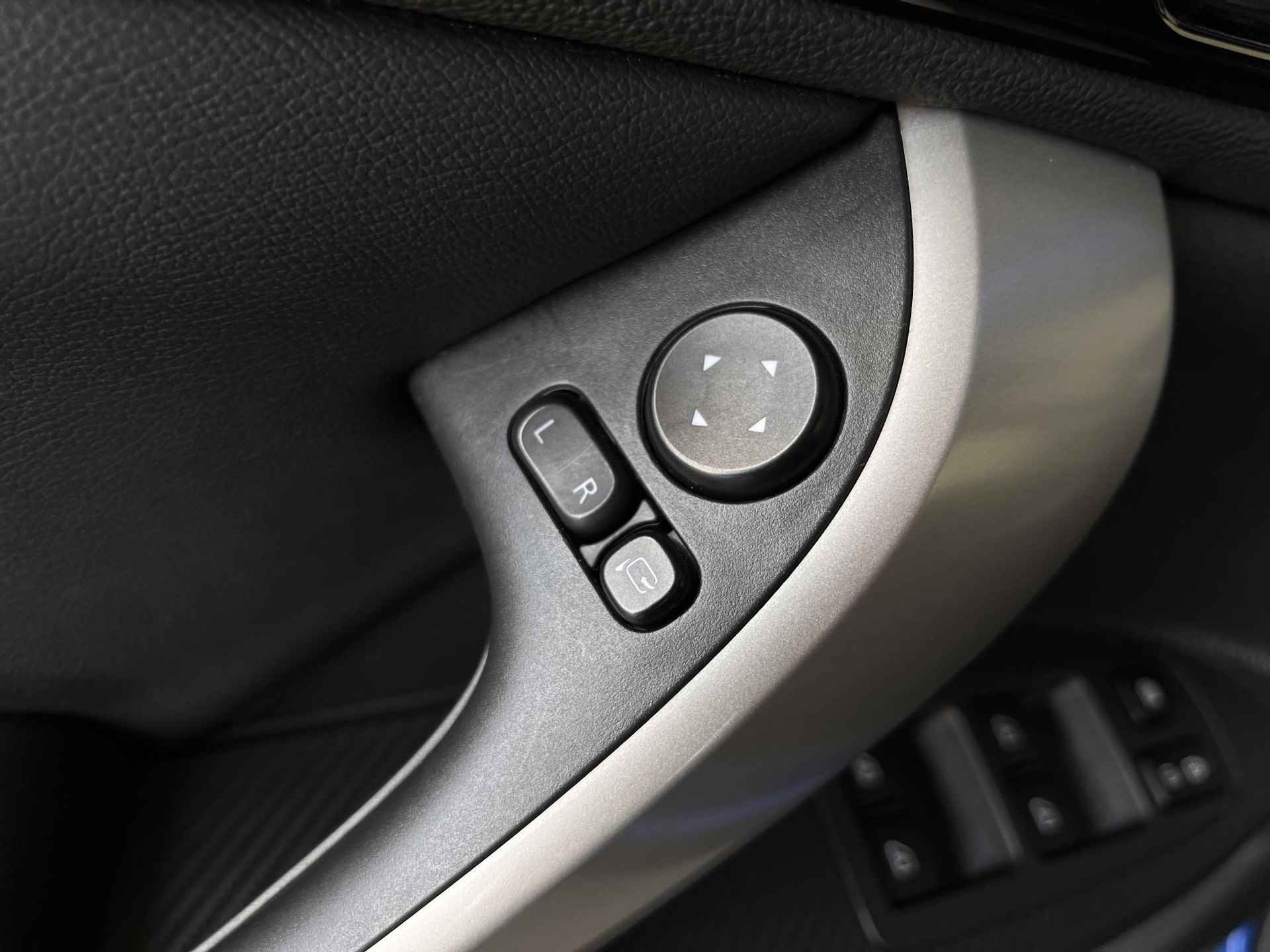 Mitsubishi Eclipse Cross 2.4 PHEV Intense+ | Carplay | Leder/Alcantara | Navigatie | All-in rijklaarprijs - 32/46