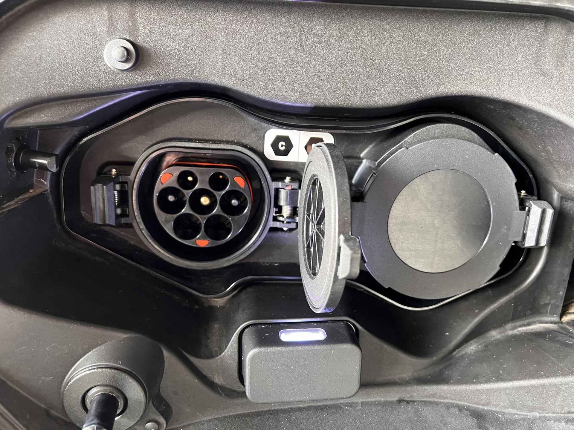 Mitsubishi Eclipse Cross 2.4 PHEV Intense+ | Carplay | Leder/Alcantara | Navigatie | All-in rijklaarprijs - 43/46