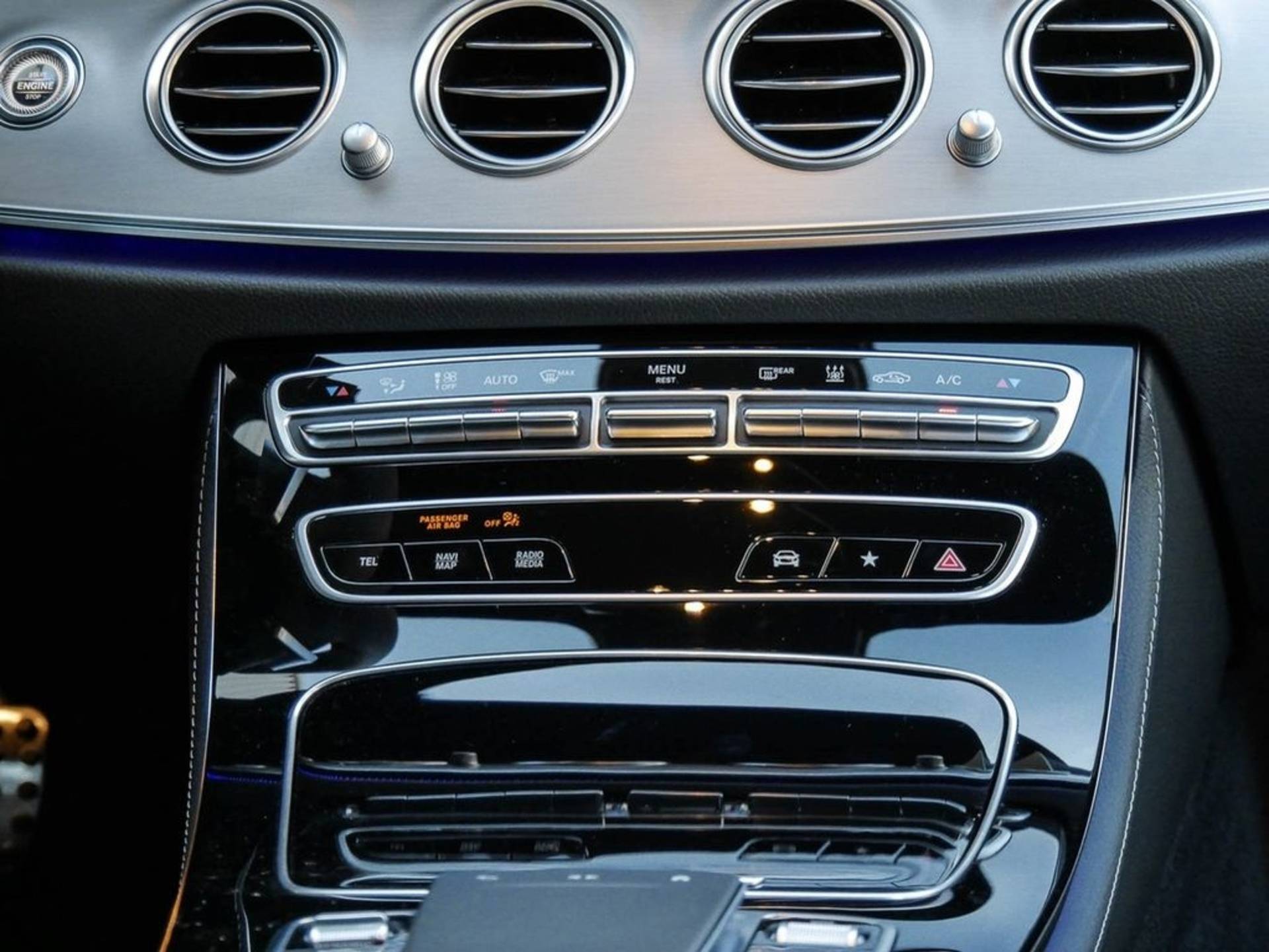 Mercedes-Benz E-Klasse 300 e AMG Line LED Camera Keyless Go Stoelverwarming - 12/16