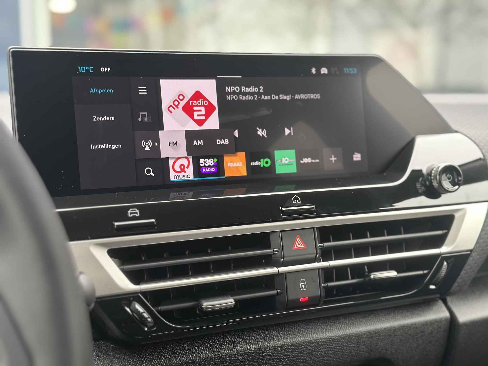 Citroen C4 1.2 Hybrid Max 136pk | Facelift!! | Parkeercamera/-sensoren (voor/achter) | Draadloze Carplay | DAB | Comfort Stoelen | Head-Up Display | LED | Draadloze telefoonlader | Skiluik | Stoel-/Stuurverwarming | Navigatie | - 15/37