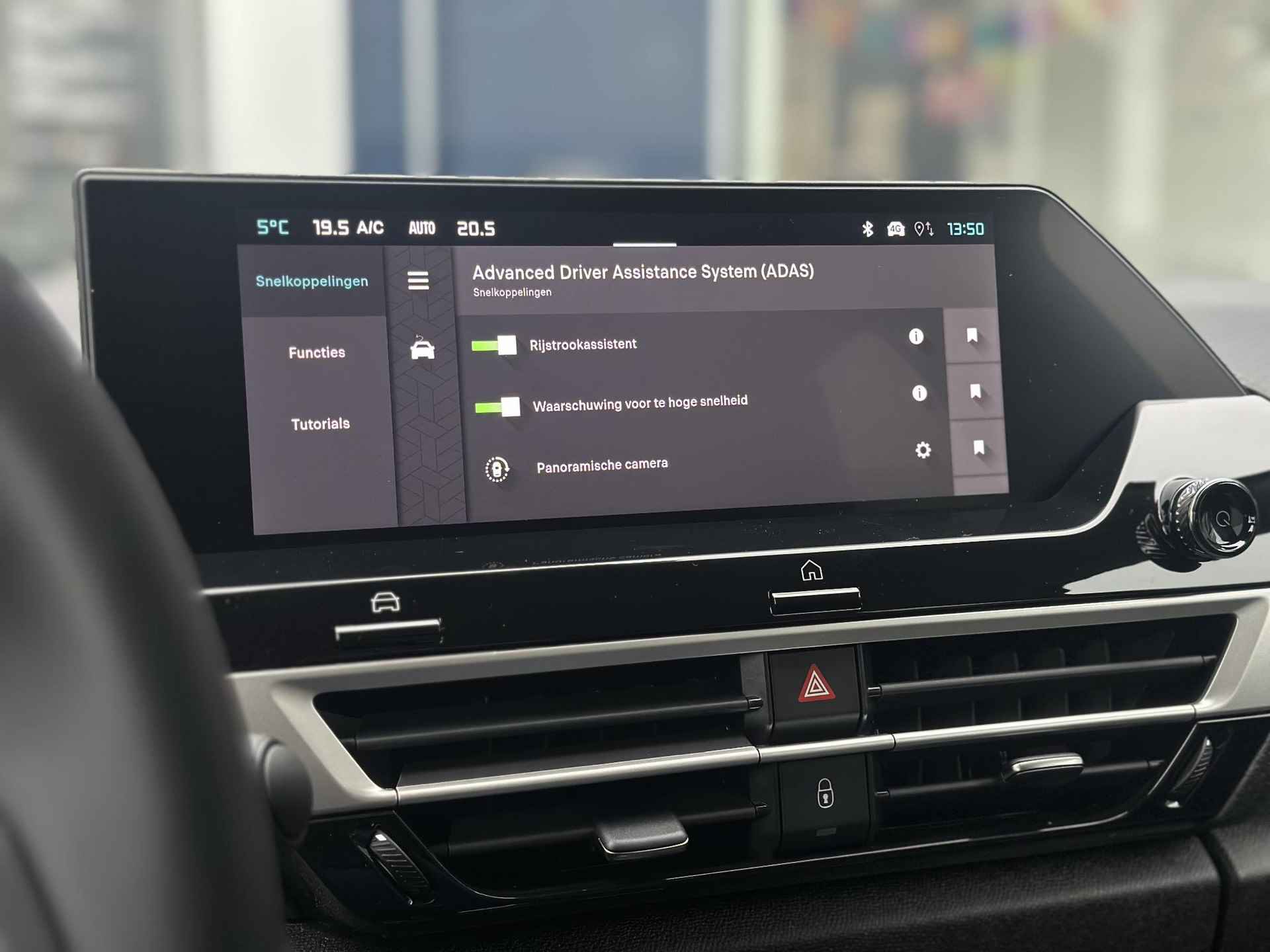 Citroen C4 1.2 Hybrid Max 136pk | Facelift!! | Parkeercamera/-sensoren (voor/achter) | Draadloze Carplay | DAB | Comfort Stoelen | Head-Up Display | LED | Draadloze telefoonlader | Skiluik | Stoel-/Stuurverwarming | Navigatie | - 20/37