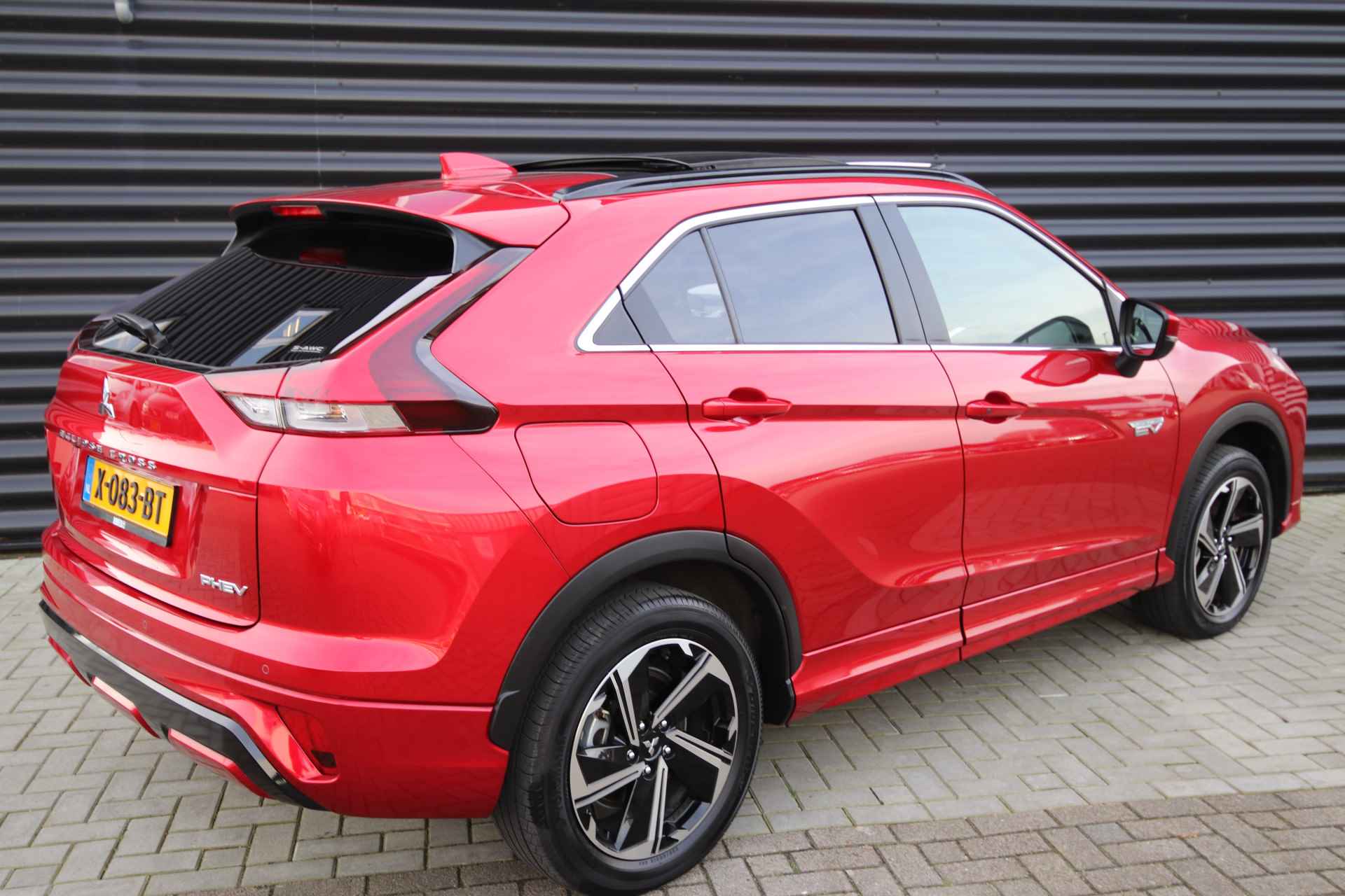 Mitsubishi Eclipse Cross 2.4 PHEV Instyle NL-Auto, Pano, Leder, Led - 2/86