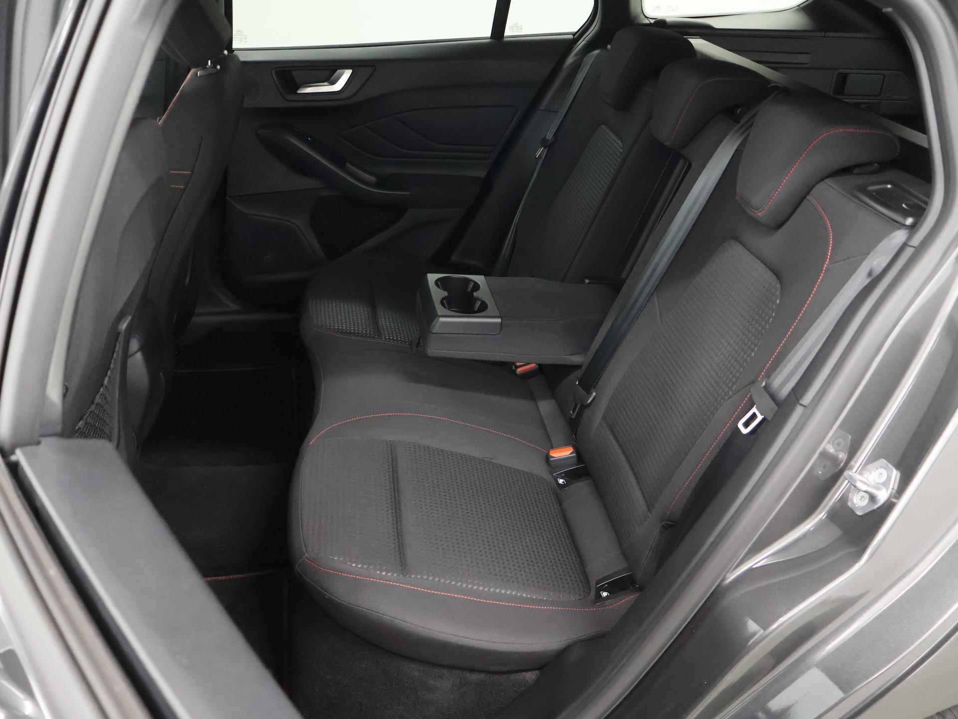 Ford Focus Wagon 1.0 EcoBoost Hybrid 155pk Aut. ST Line X | Adapt. Cruise Control | Elekt. Achterklep | B&O Premium Audio | Winterpack - 12/42