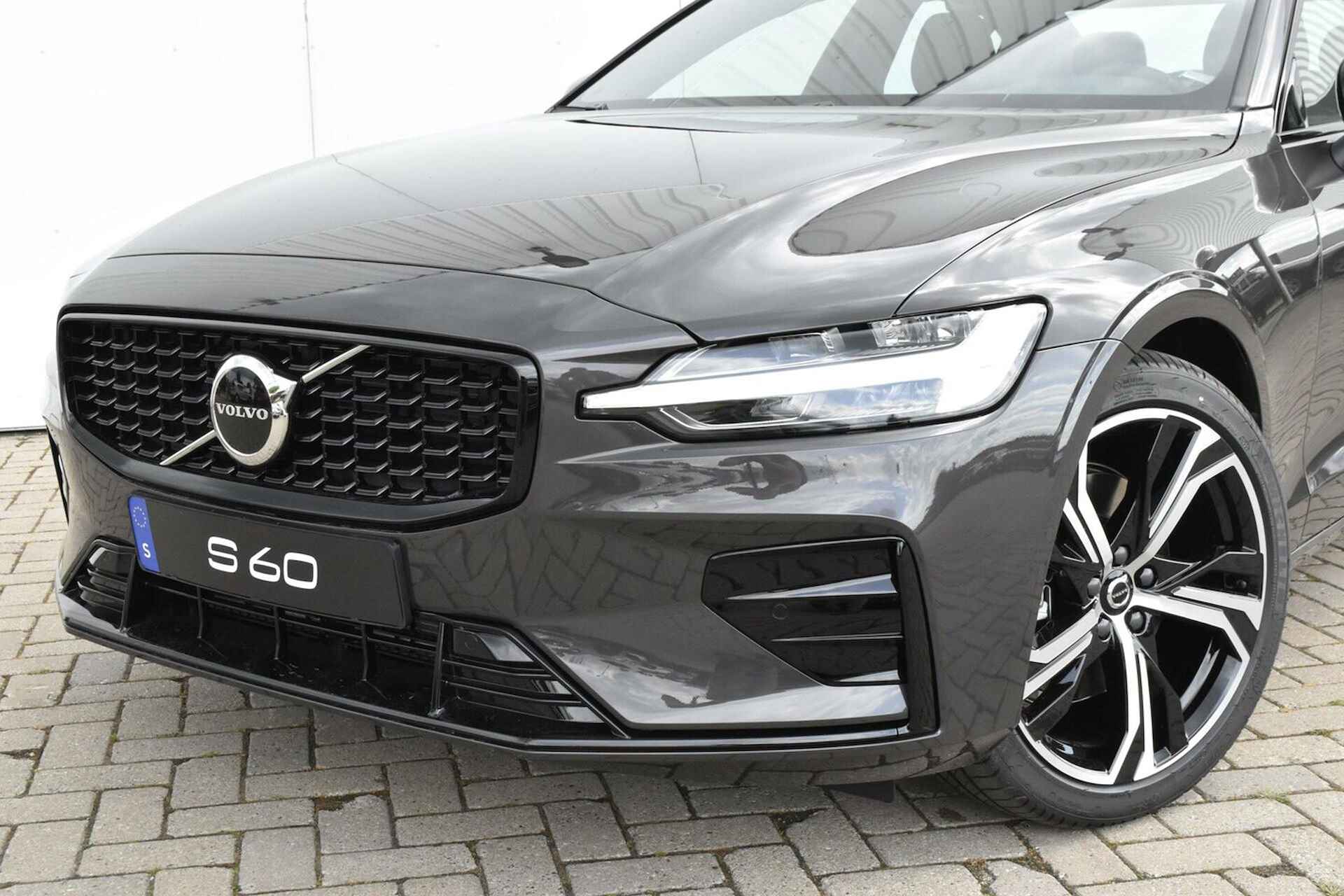 Volvo S60 B4 Plus Dark *R-Design* #Panoramadak #VOORRAADVOORDEEL! - 3/25
