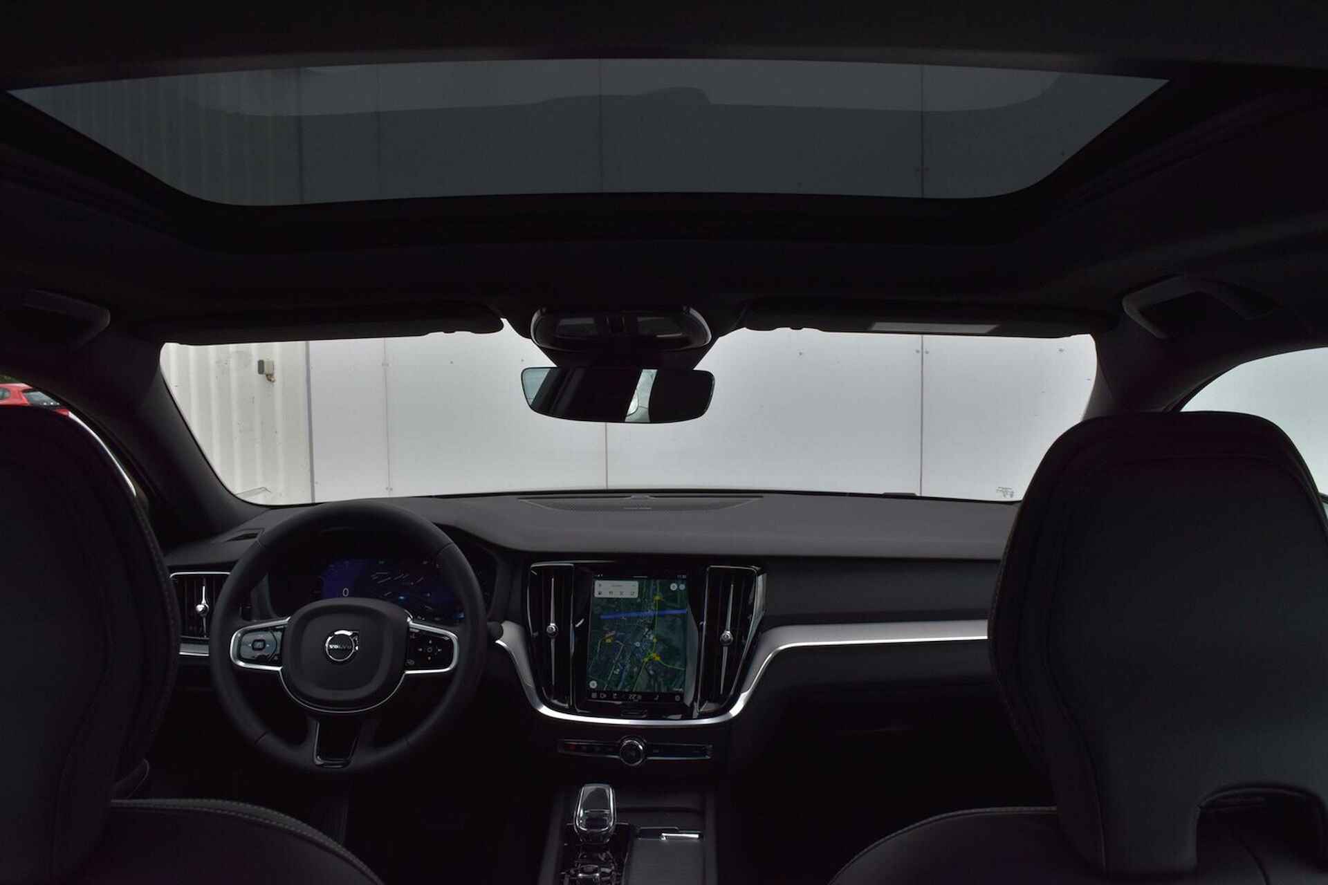 Volvo S60 B4 Plus Dark *R-Design* #Panoramadak #VOORRAADVOORDEEL! - 24/25