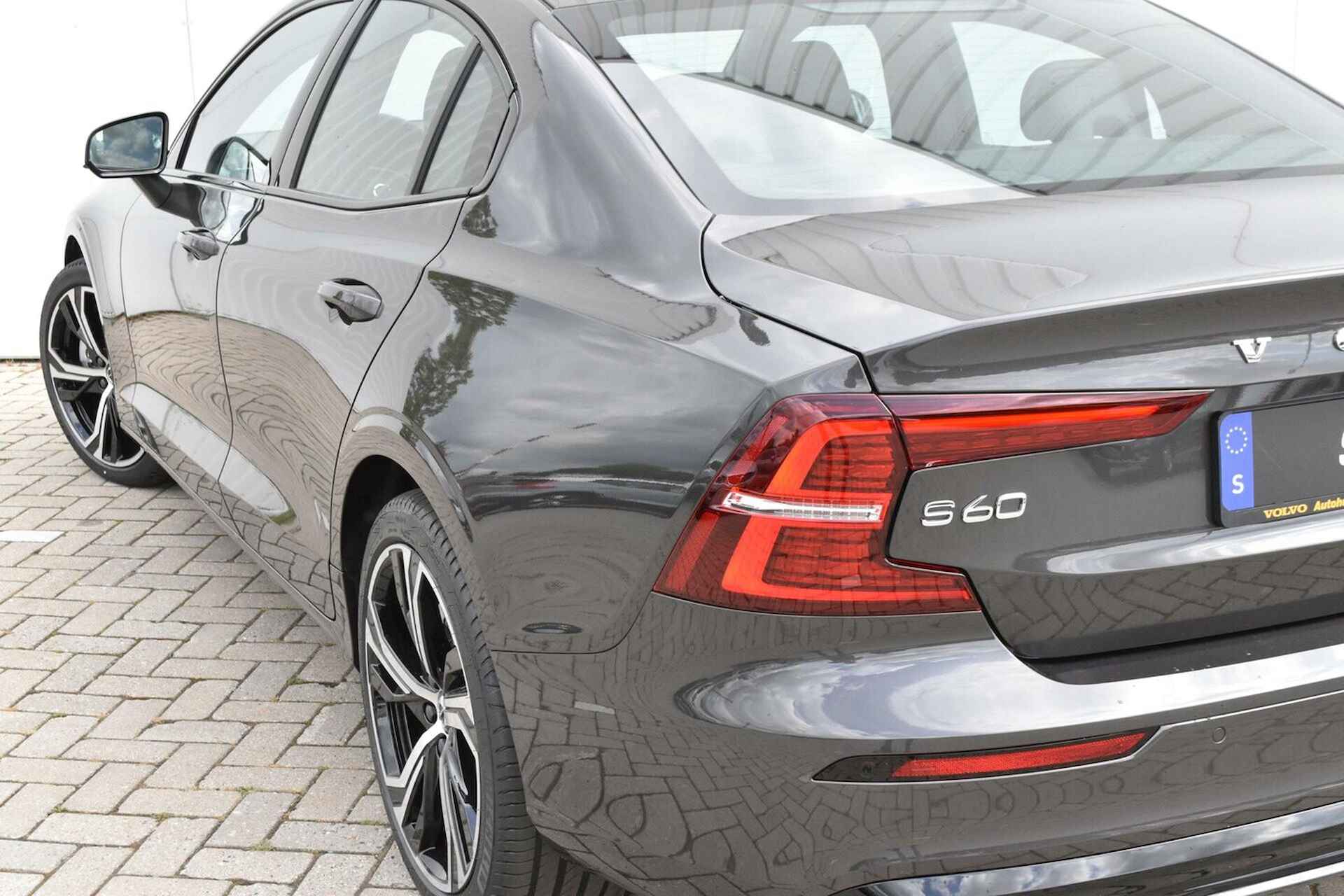Volvo S60 B4 Plus Dark *R-Design* #Panoramadak #VOORRAADVOORDEEL! - 25/25