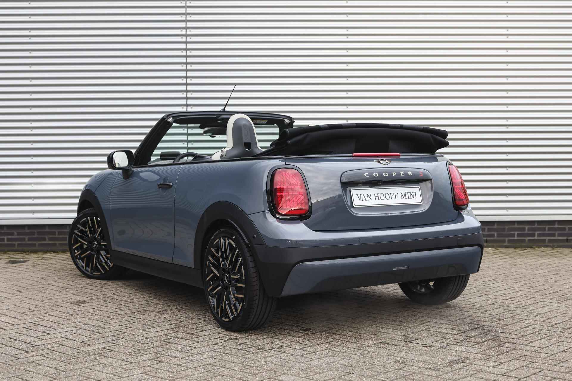 MINI Cabrio Cooper S Automaat / Favoured / Pakket XL / 18" Night Flash Spoke 2-tone - 3/34