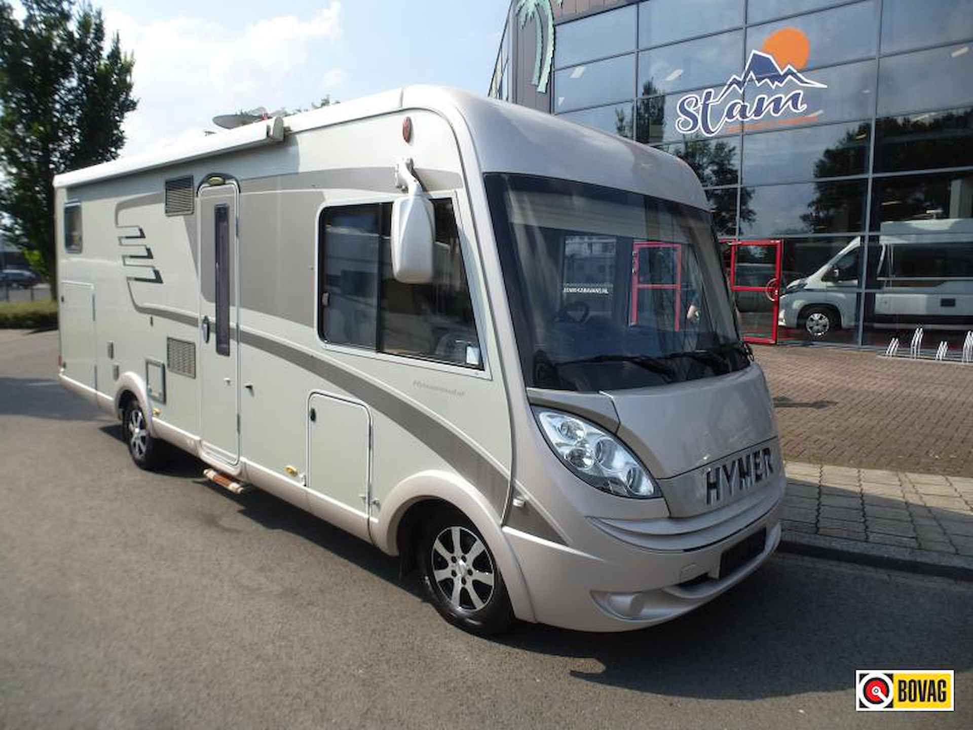 Hymer B678  180 PK  enkele bedden - 1/13