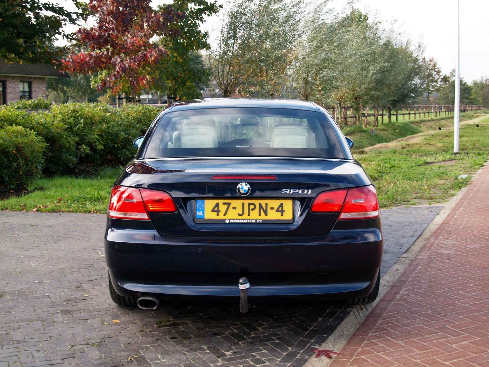 BMW 3-serie Cabrio 320i Spring | Cabrio | Trekhaak | Sportstoelen | Navigatie | - 9/31