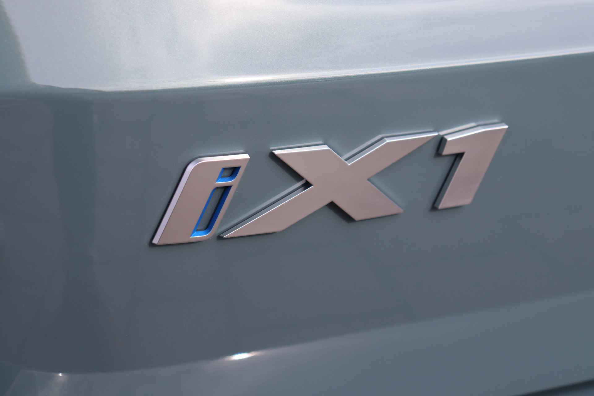 BMW iX1 xDrive30 xLine 67 kWh / Panoramadak / Trekhaak / Sportstoelen / Adaptief M Onderstel / Parking Assistant / Verwarmd Stuurwiel - 10/19