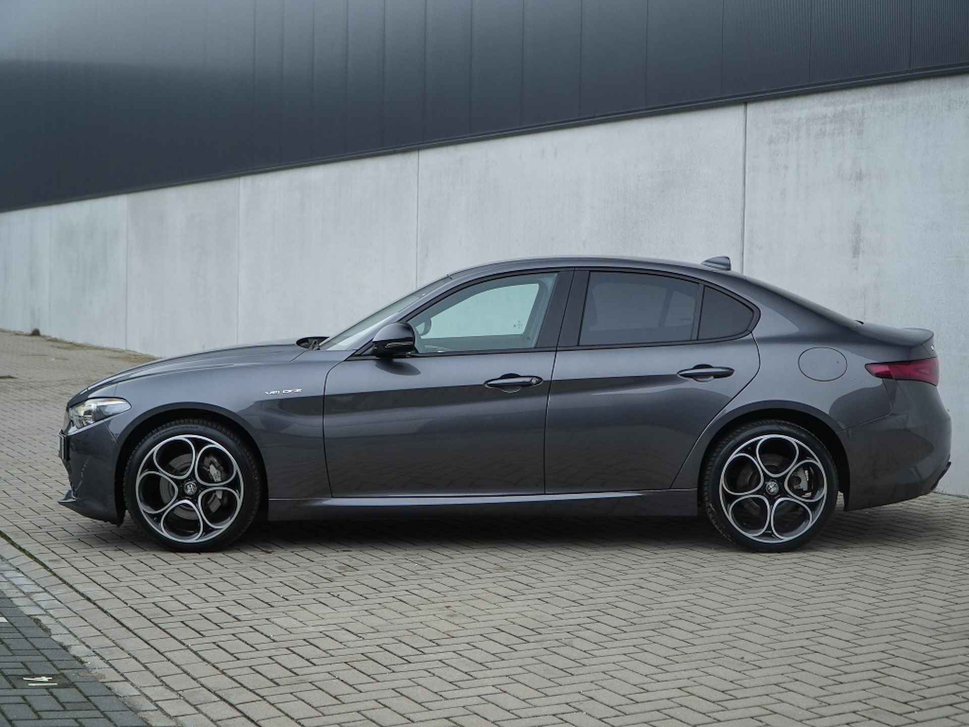 Alfa Romeo Giulia  2.0 Turbo 280 PK AWD Veloce | Navi | Carplay | Driver | BTW | 19 - 8/33